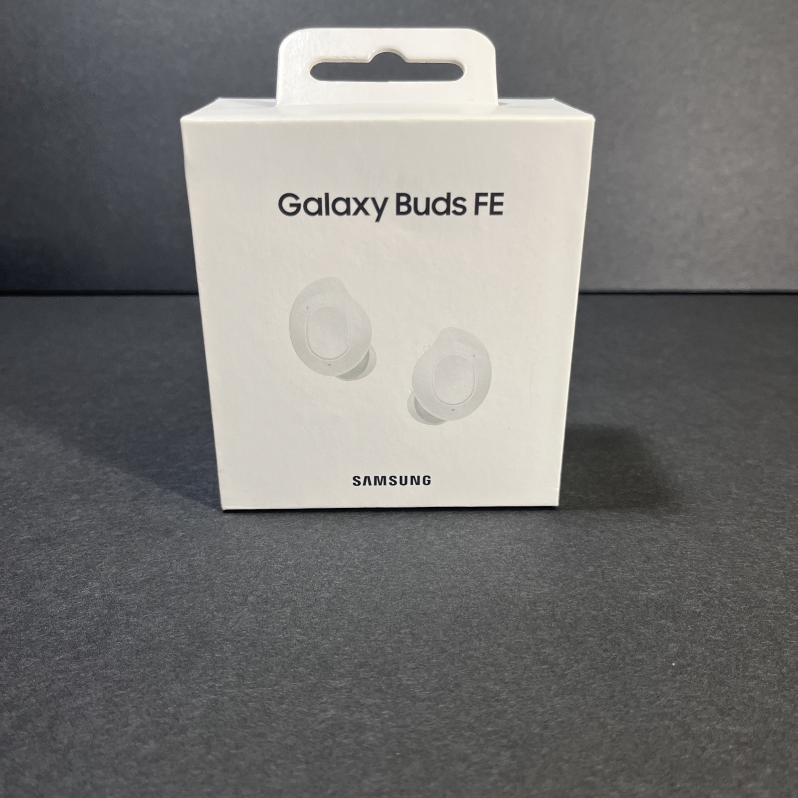 Samsung Galaxy Buds FE Wireless Bluetooth Earbuds White w/ Case & Cover