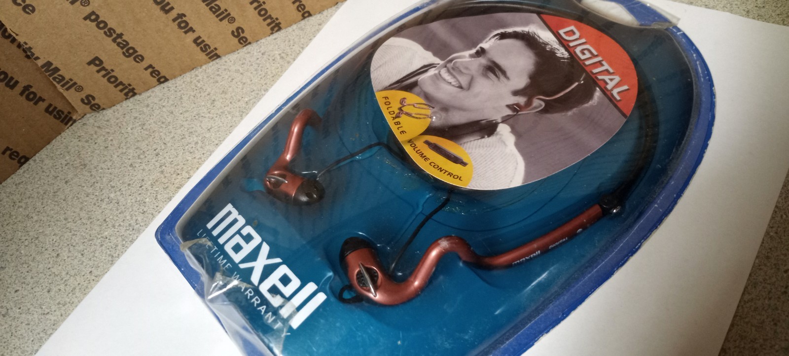 MAXELL HB-350F FOLDABLE STEREO HEAD BUDS WITH VOLUME CONTROL..PLS READ