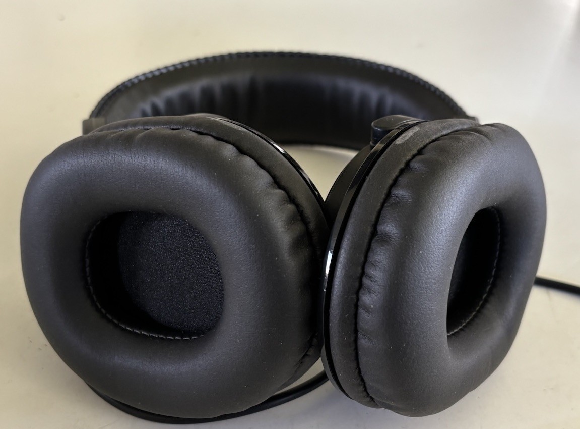 M-Audio HDH40 Over Ear Studio Headphones Closed Back Monitoring Recording Black