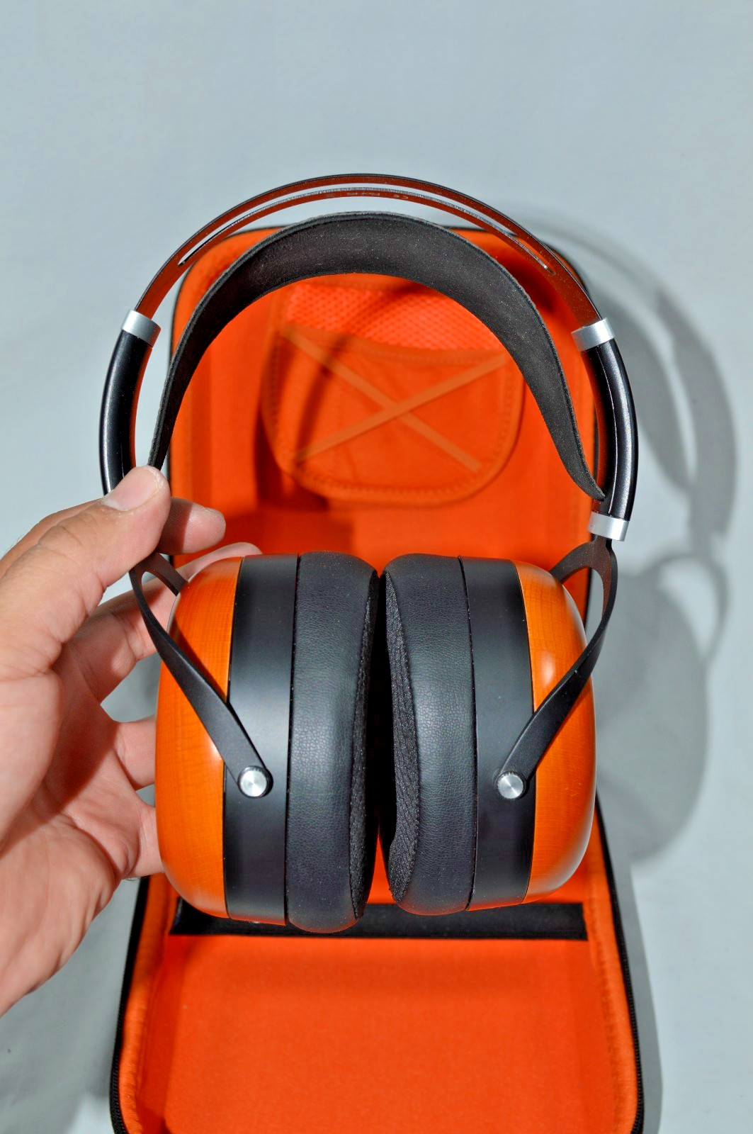 HiFiMan Sundara Closed-Back Planar Headphones w/ Soft Case *NO DUAL 3.5mm CABLE*