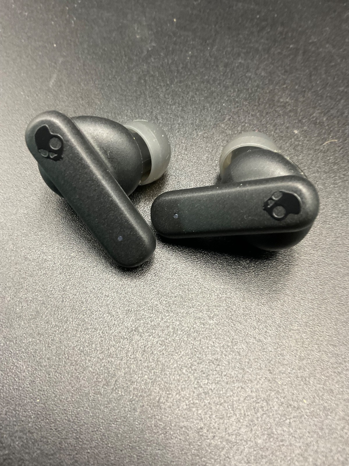 Skullcandy AH‑2304 Wireless Earbuds – Great Sound, Fast Charging, Compact Case