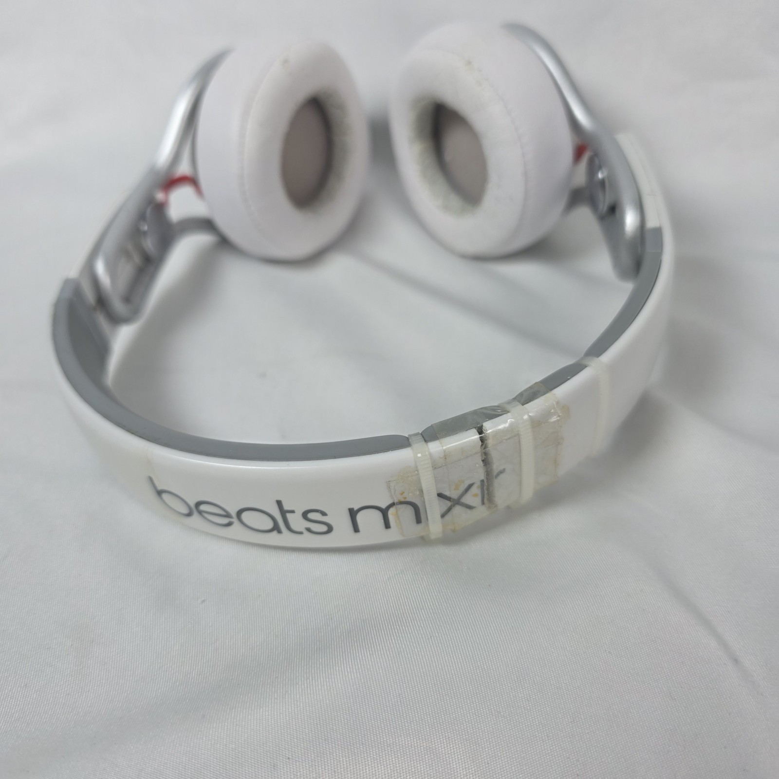 Beats Mixr DJ Headphones – White – Broken but work *Headphones Only*