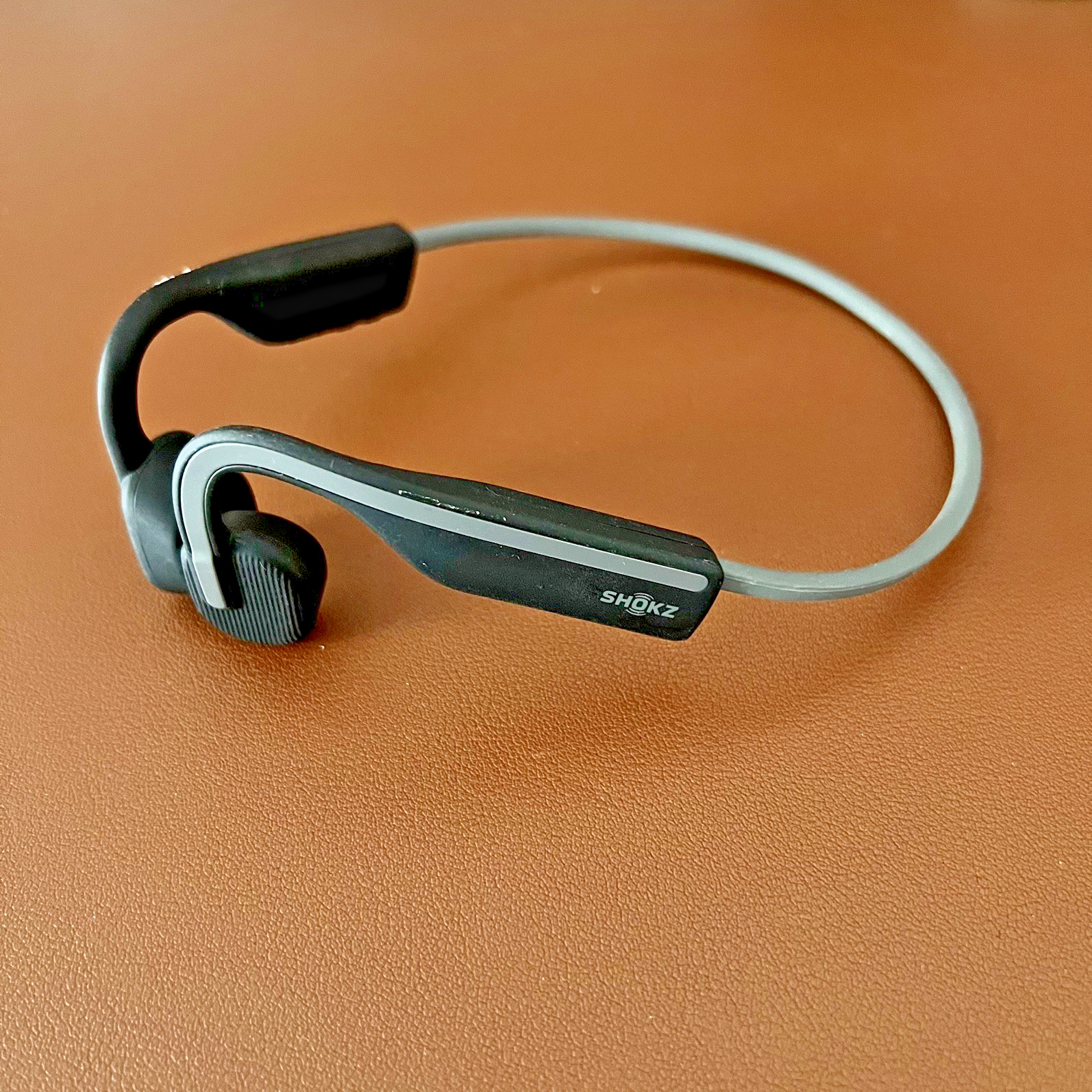 SHOKZ OpenMove – Black Bluetooth Wireless bHeadphones – Bone Conduction