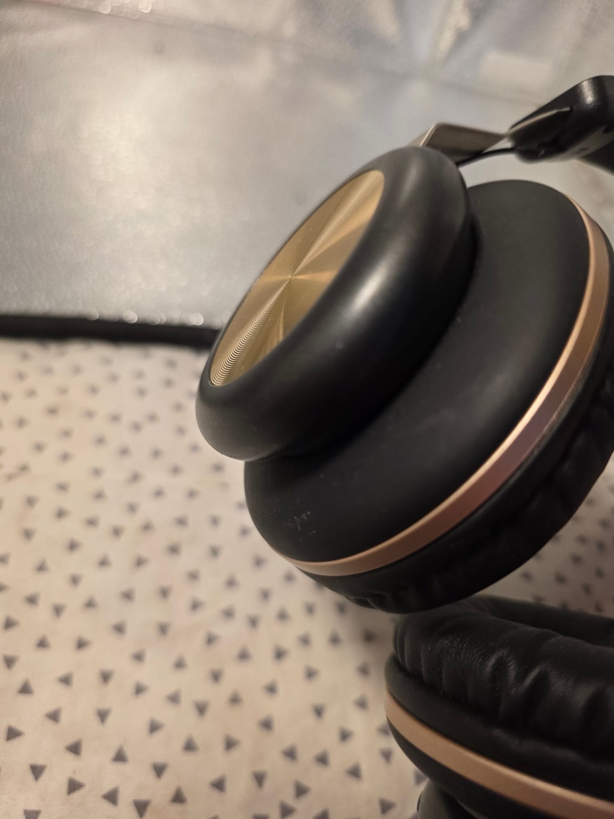 Hype Vinyl Pro Wireless Headphone bluetooth wireless headphones I think Unbrande