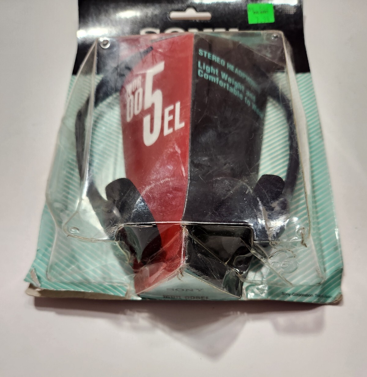 SONY STEREO HEADPHONES NEW IN BOX MDR-005EL DAMAGED BOX COMPLETE