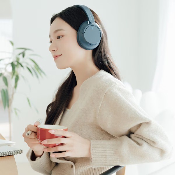 Sony WH-CH720N Wireless Noise Canceling Over-Ear Headphones Multipoint Blue