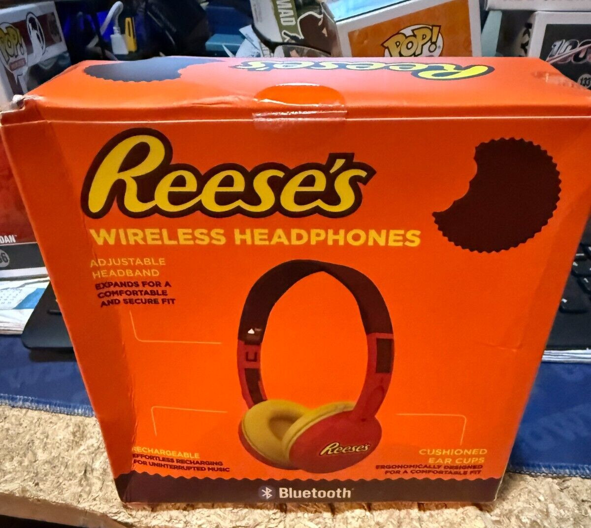 REESE’S—WIRELESS HEADPHONES