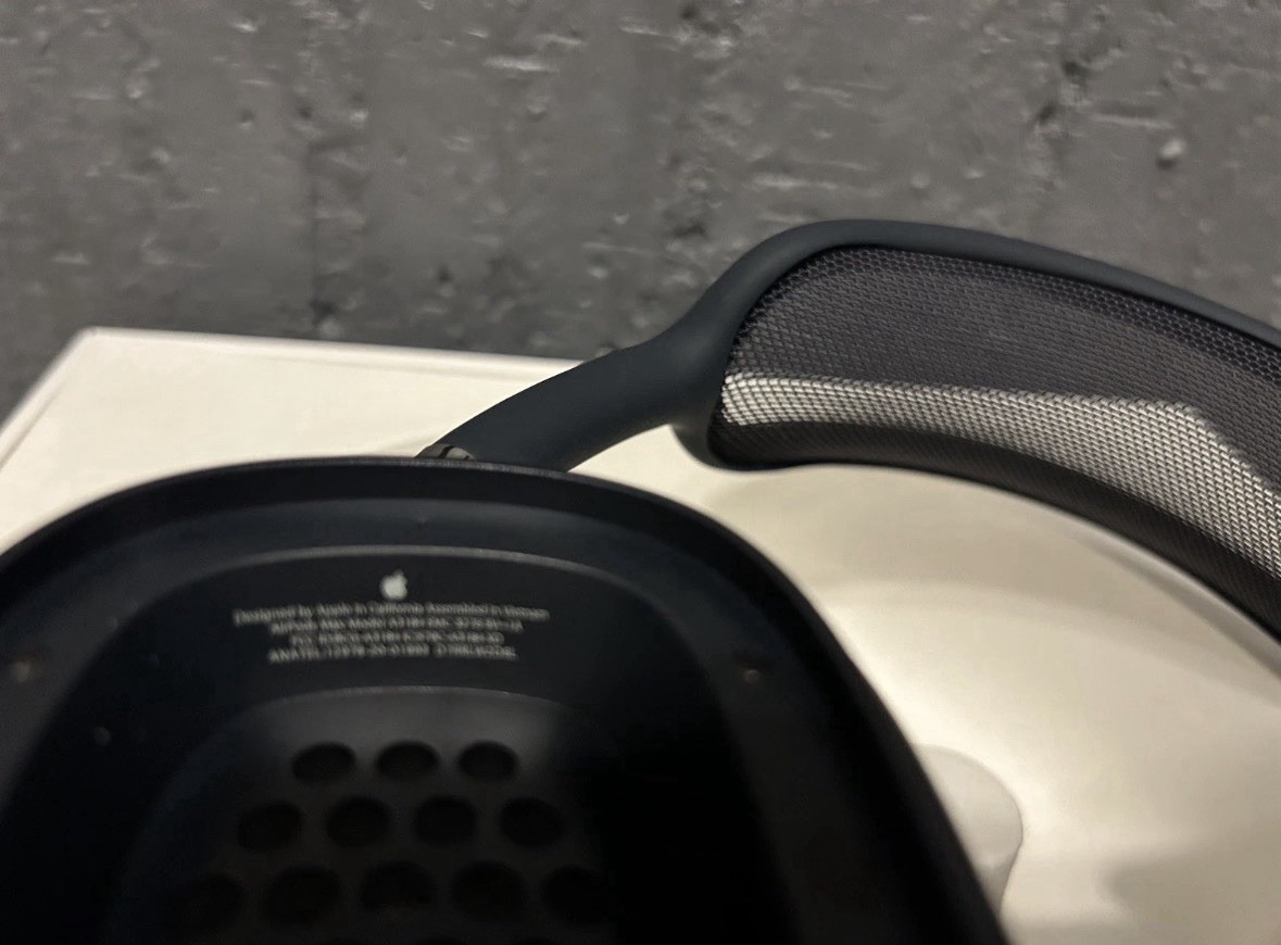 Brand New AirPods Max (USB-C) Over Ear Midnight Black Headphones – Open Box