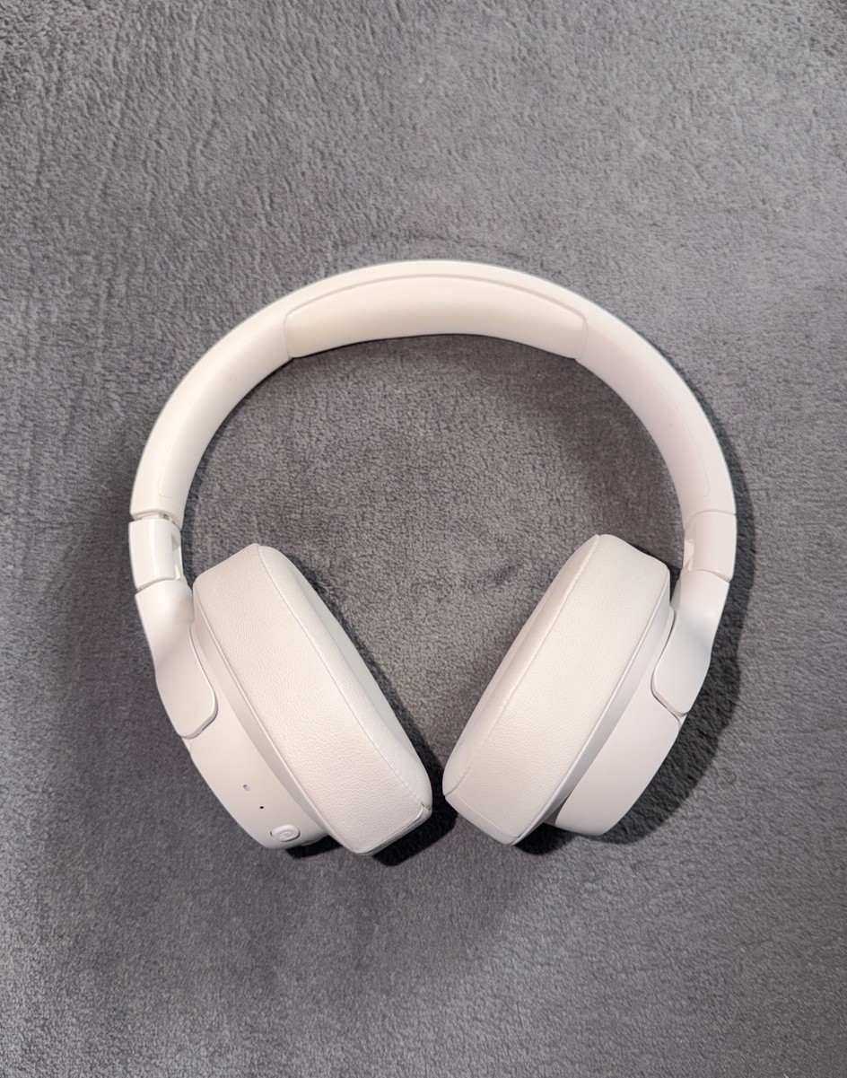JBL Tune 710BT, Wireless Over-Ear Headphones, White