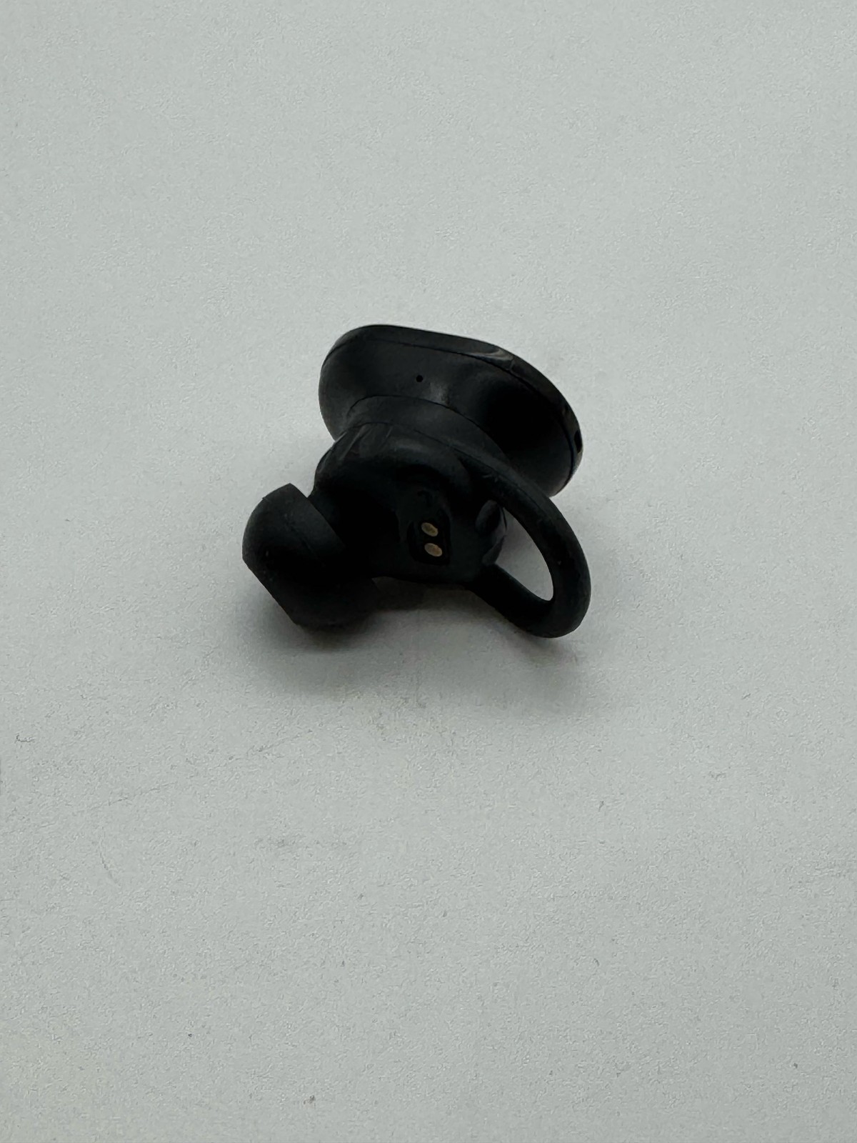 (BROKEN) JBL Endurance Race TWS Waterproof Sport Earbuds IP67 Bass Black (2)