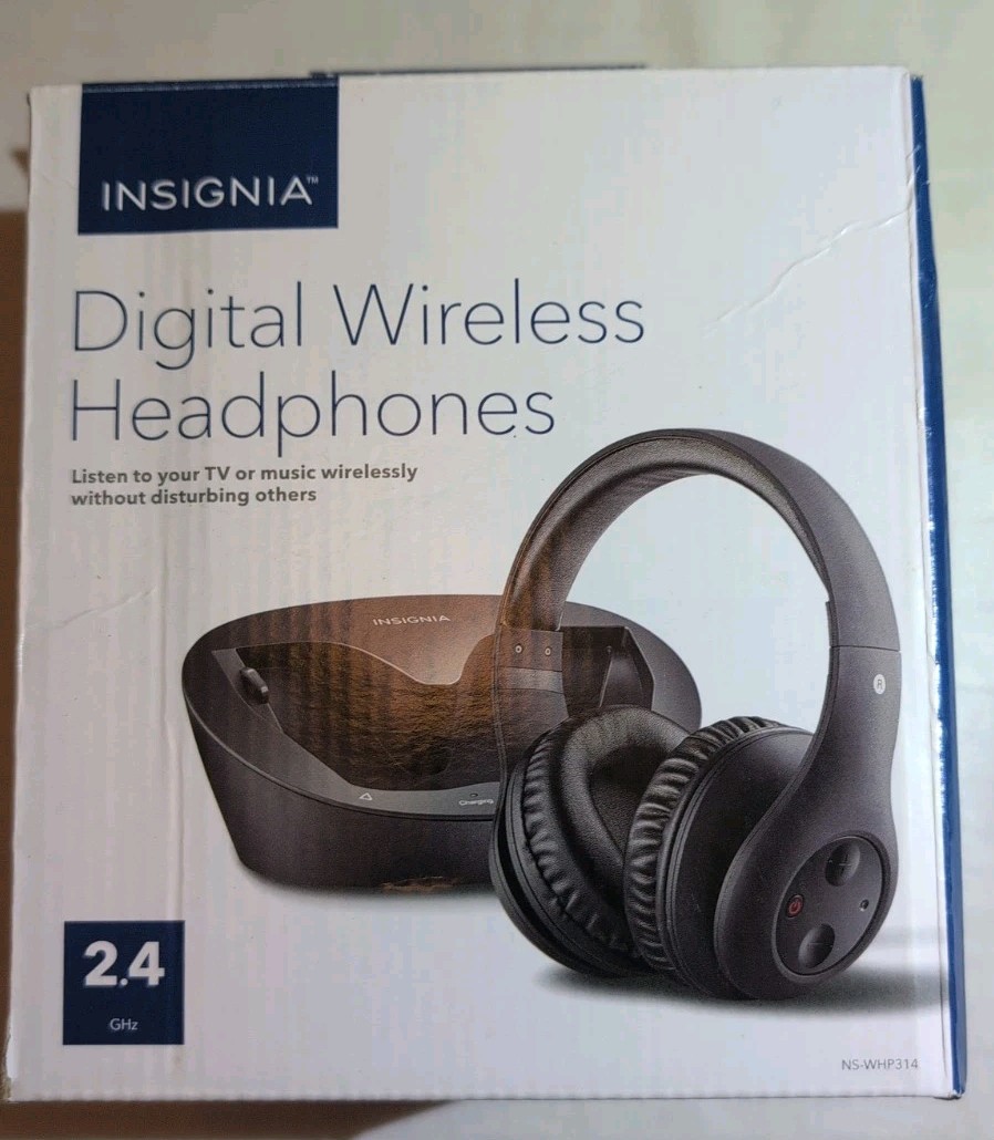 Insignia Digital Wireless Headphones 2.4GHz with Charging Dock NS-WHP314