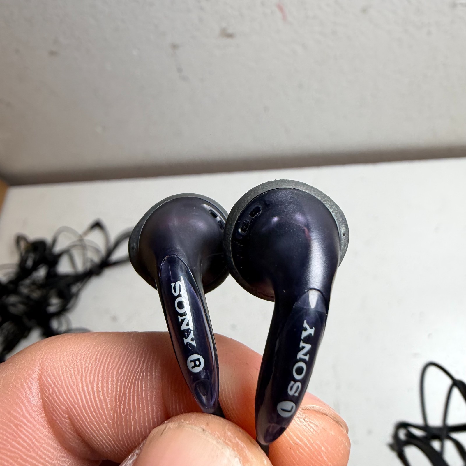 Sony MDR-E827 Purple 3.5mm TRS Jack 16 Ohms Stereo Wired Earbud Headphones