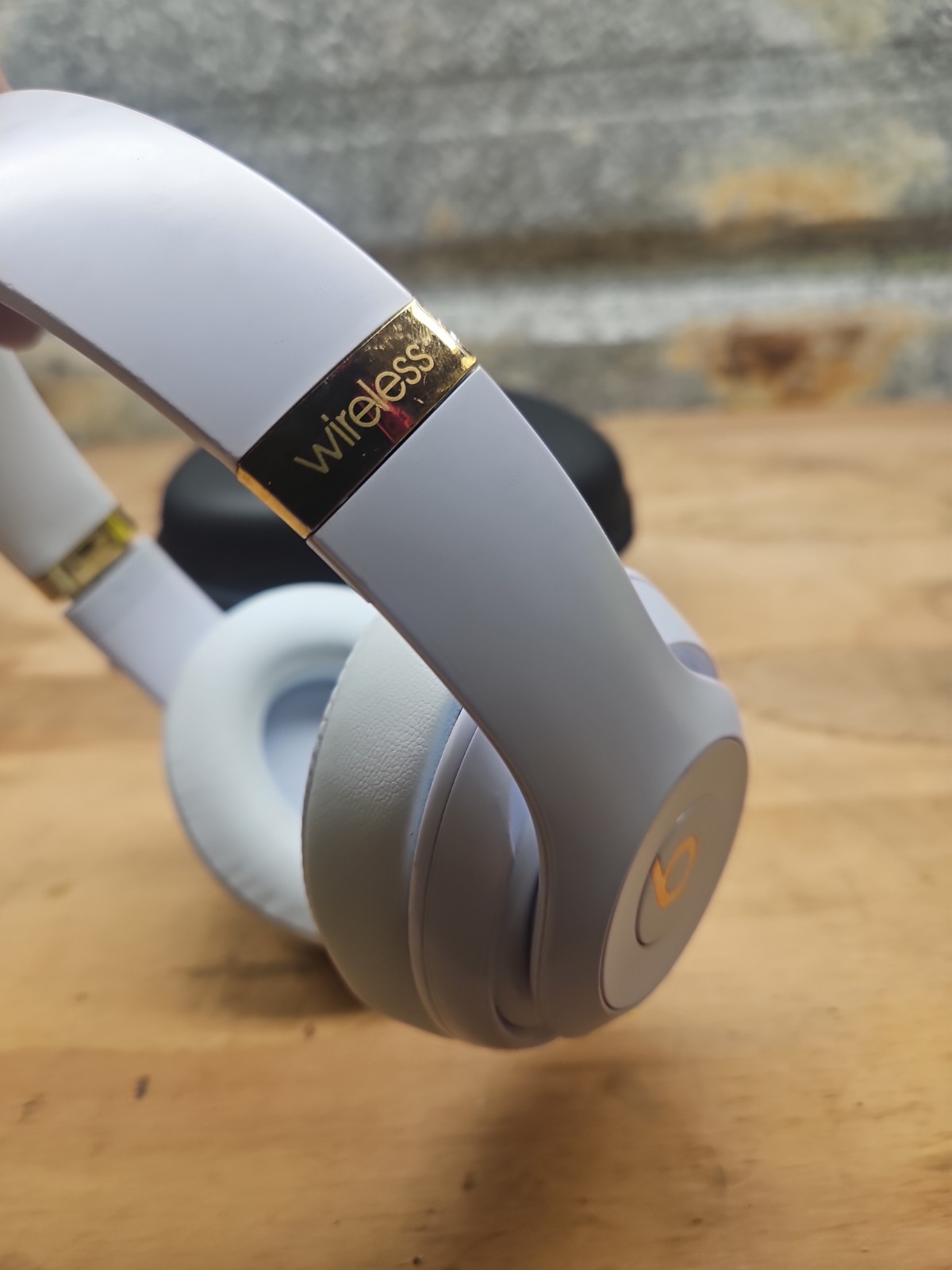 Beats by Dr. Dre Studio3 Wireless Over-Ear Headphones NEW PADS