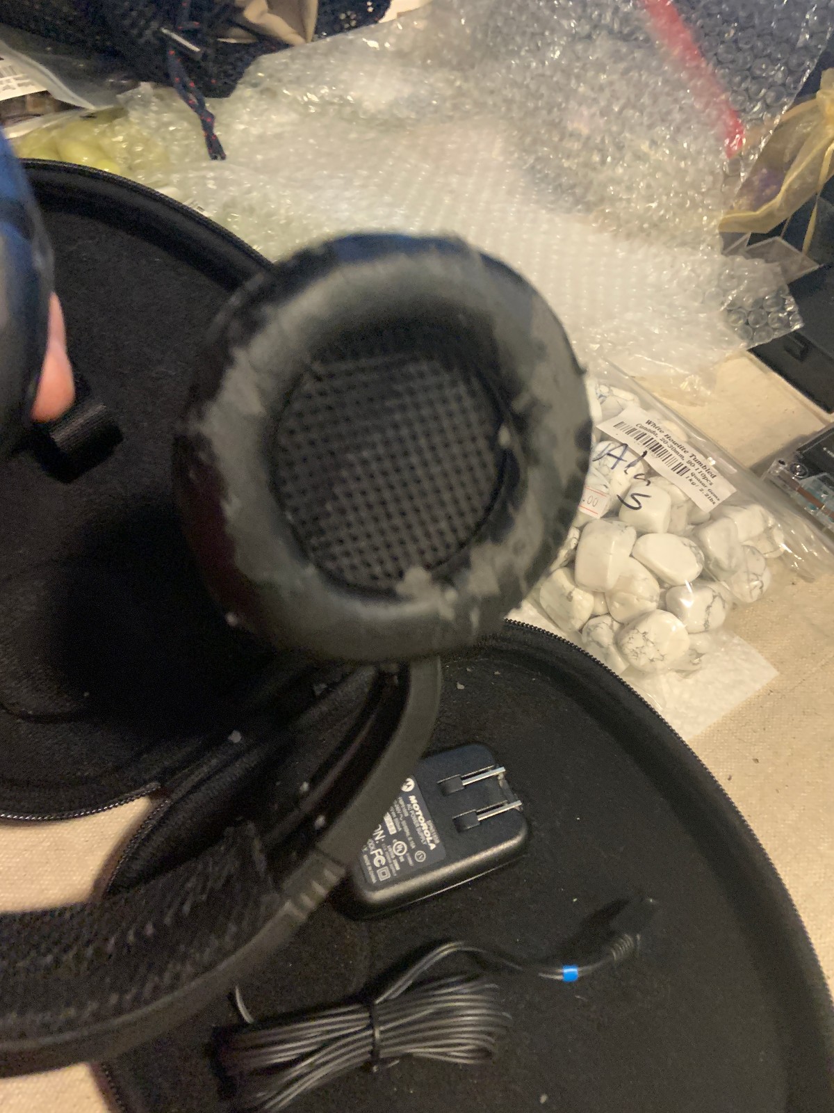 Motorola S805 Headphones w/ Case and Charger – NEED NEW FOAM