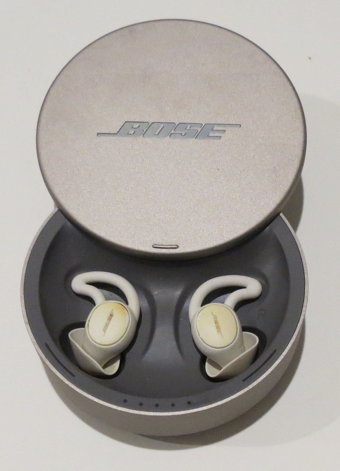 BOSE Sleepbuds II Wireless InEar buds wCase & Cord-Left fine-Right not- PLS READ