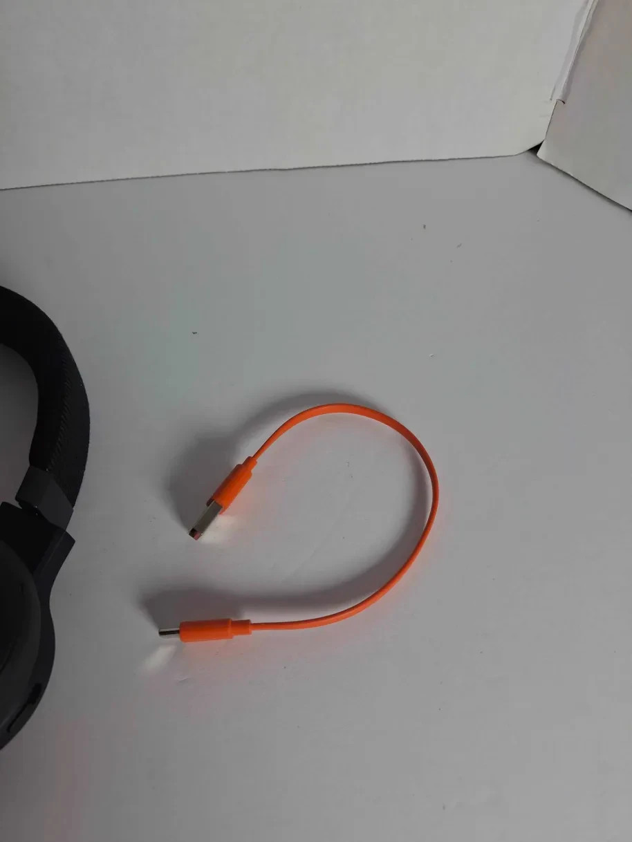 JBL Live 675NC True Adaptive Noise Cancelling Bluetooth Headphones Used