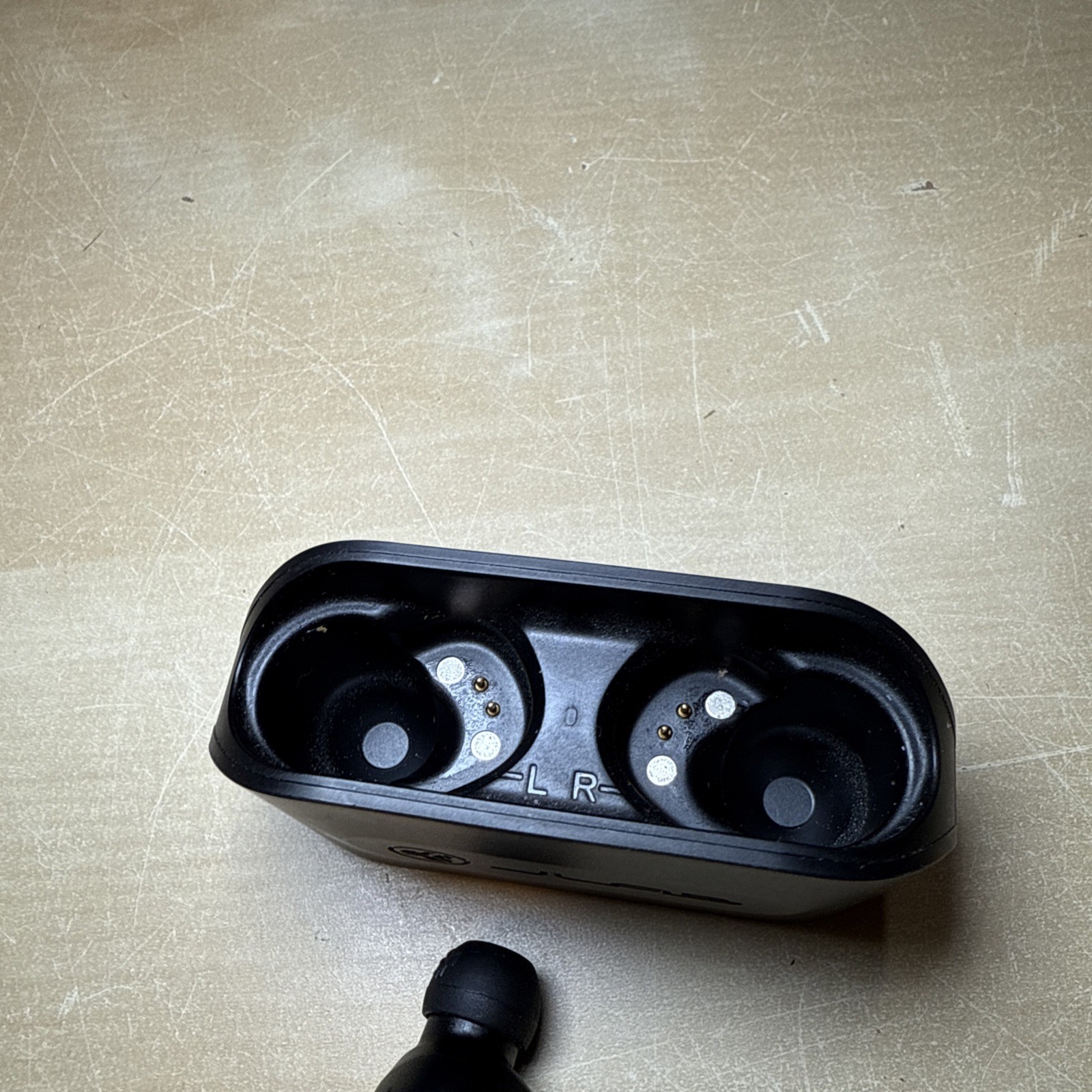 JLab Go Air True Wireless Bluetooth Earbuds + Charging Case – Good Condition