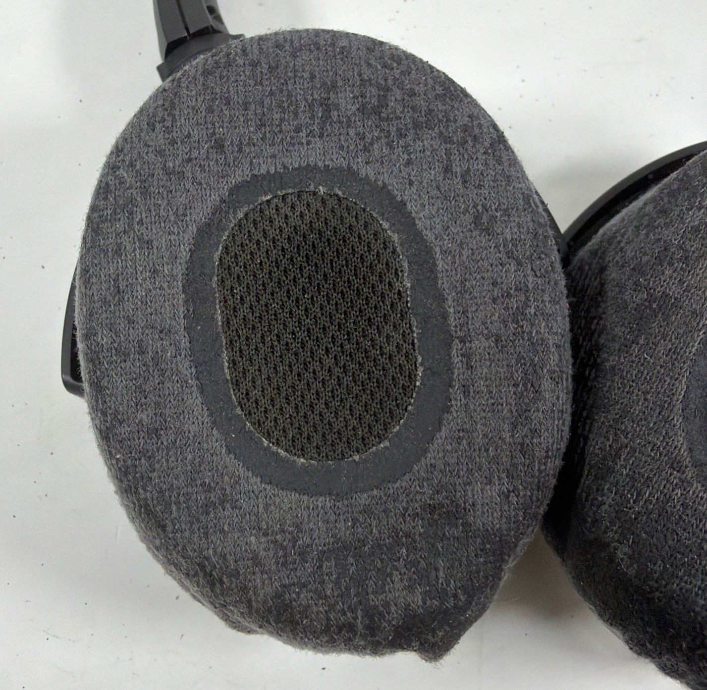 Bose QuietComfort 3 QC3 Noise-Cancelling Headphones, Black and Silver