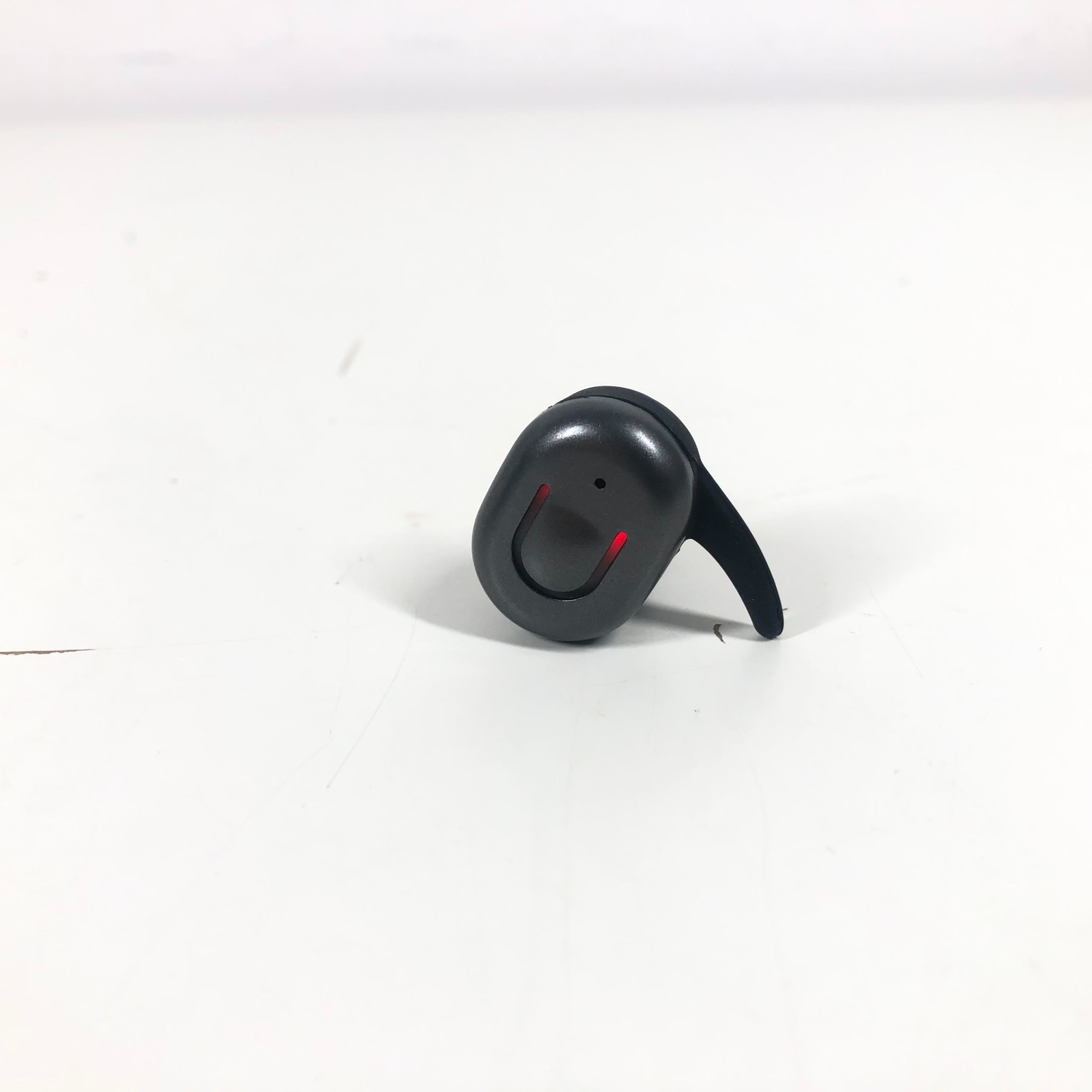 Maxell B13-TW Bass 13 True Wireless In-ear Headphones + Case – Black
