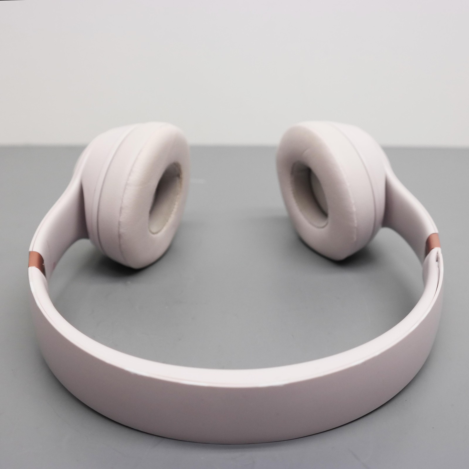 Beats by Dr. Dre Solo 4 Headphones MUW33LL/A Pink ISSUE