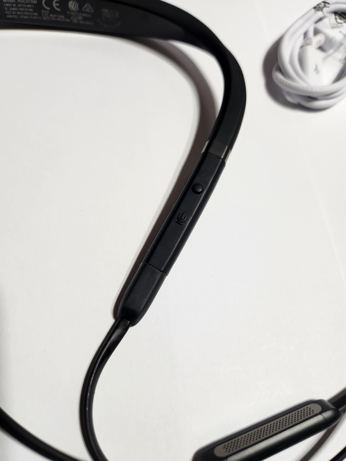 Titanium Black Jabra Elite 65e Wireless In-Ear Headphones -Works but NO EARWINGS