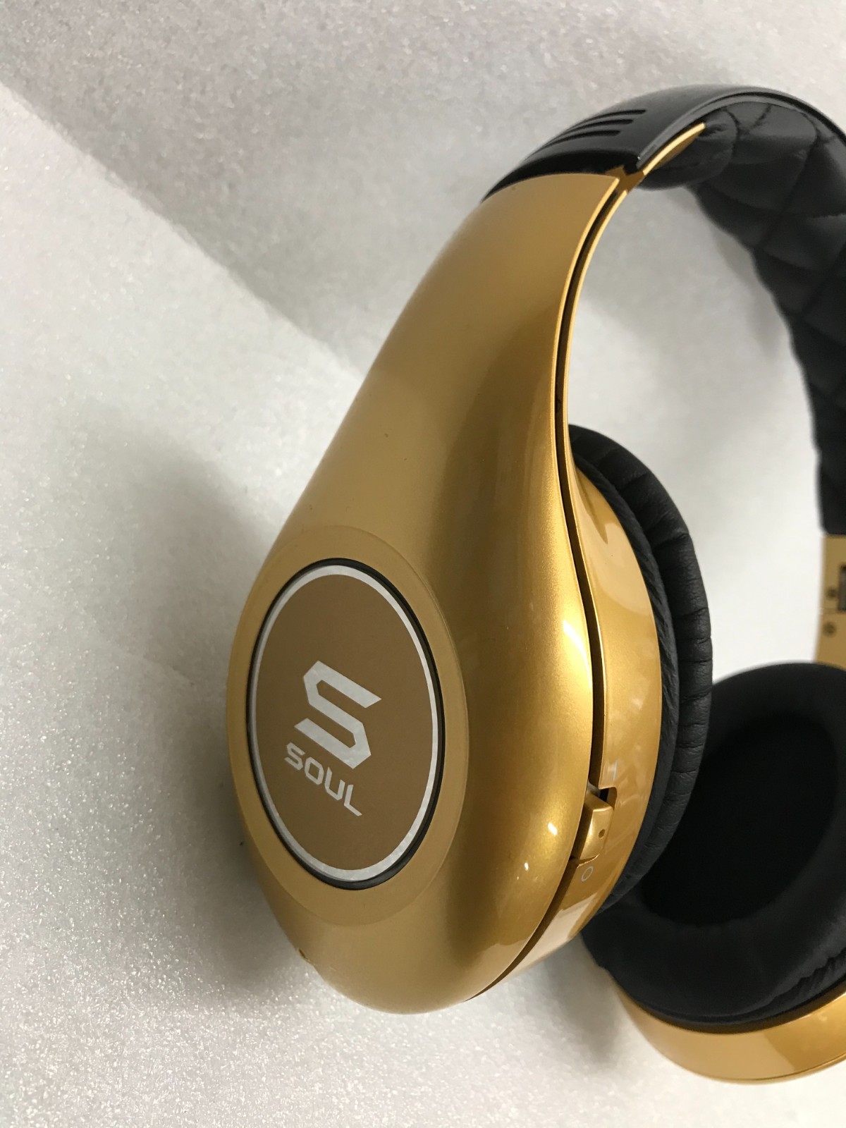 SOUL SL300 Elite High Definition Noise Canceling Headphones by Ludacris