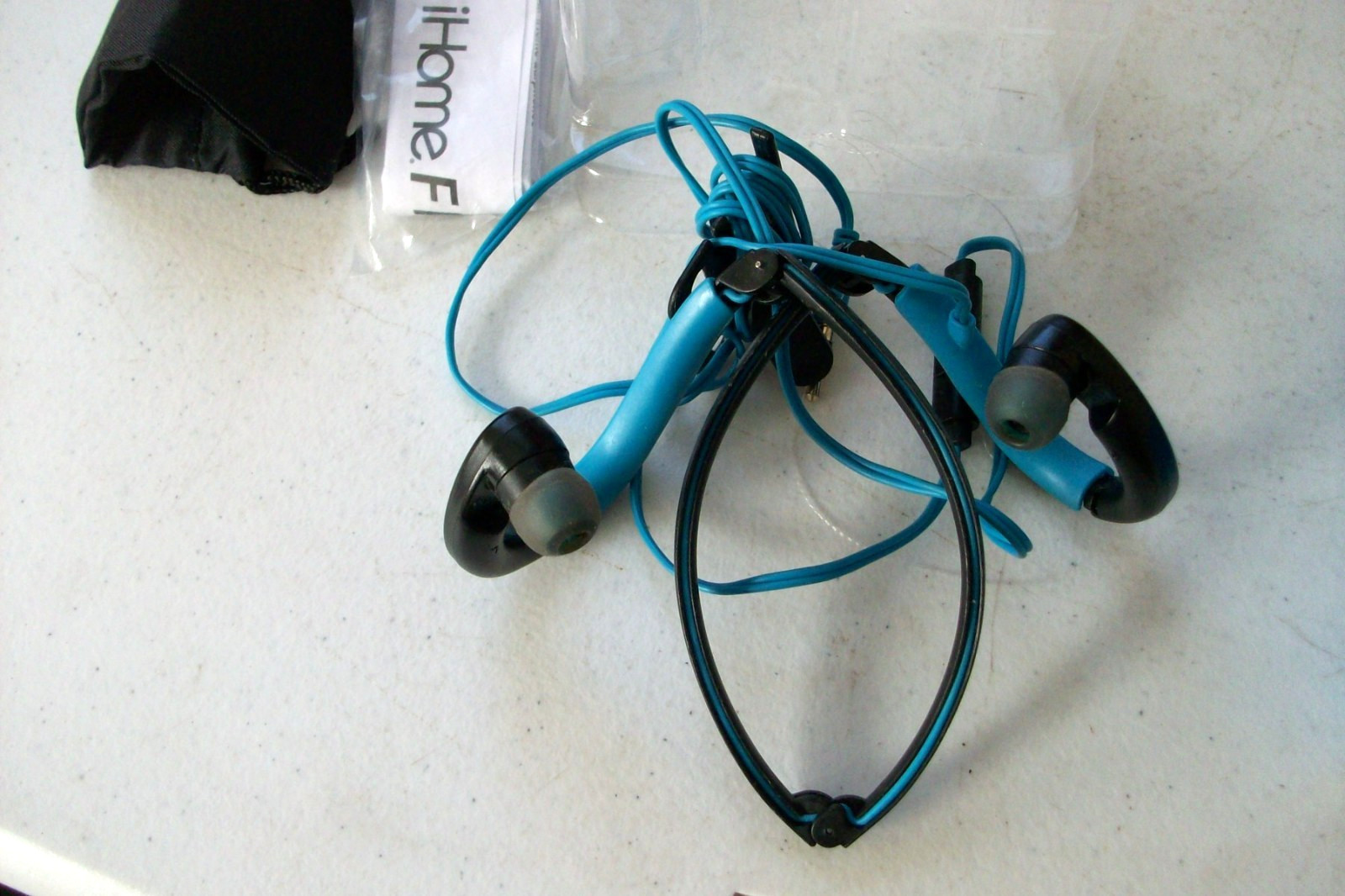 “IHome Fit Behind The Neck Earphones W/ Inline Mic & Remote” Excellent