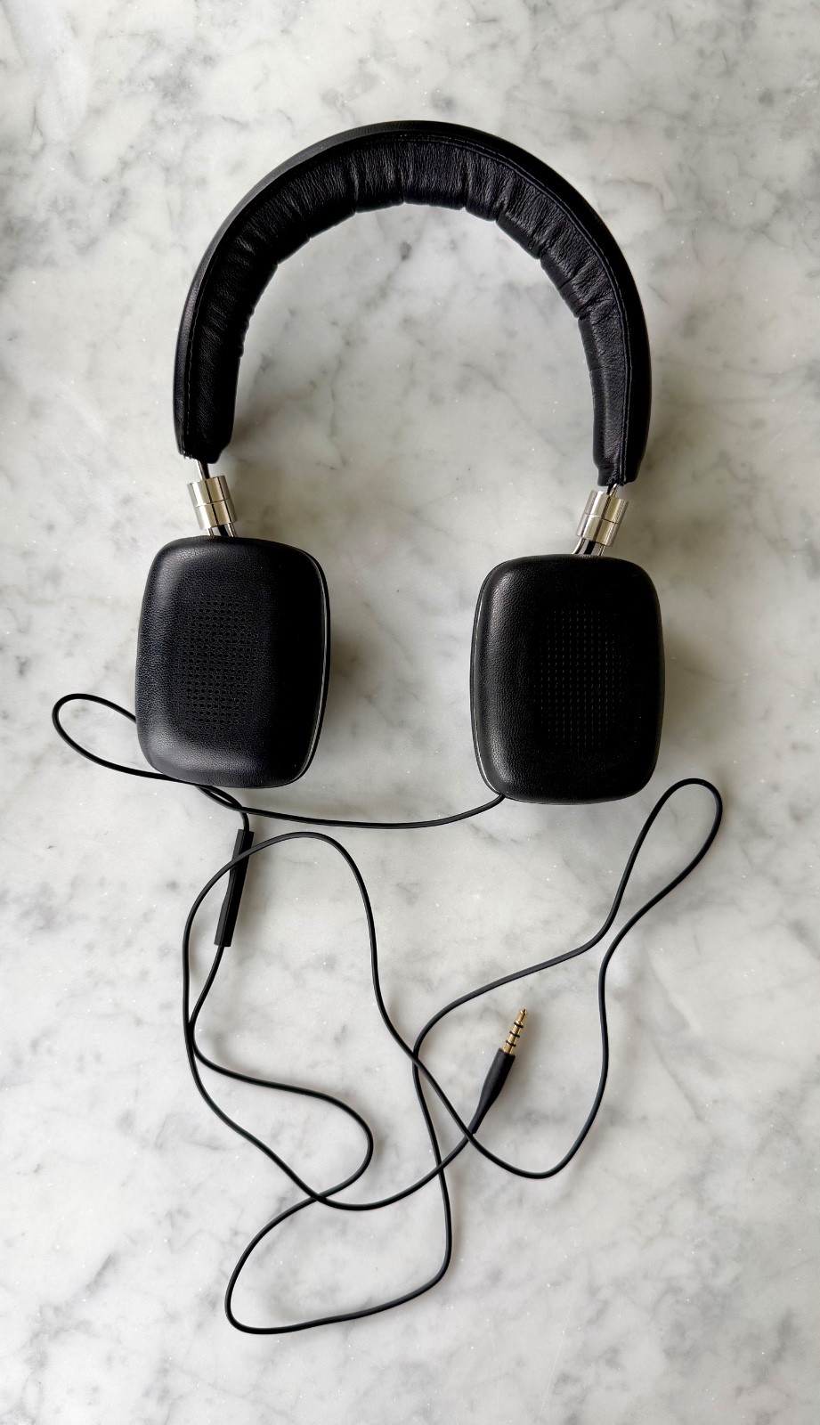 Bowers & Wilkins P5 Mobile Hi-Fi Headphones – w/case & cable, Black, MINT COND.