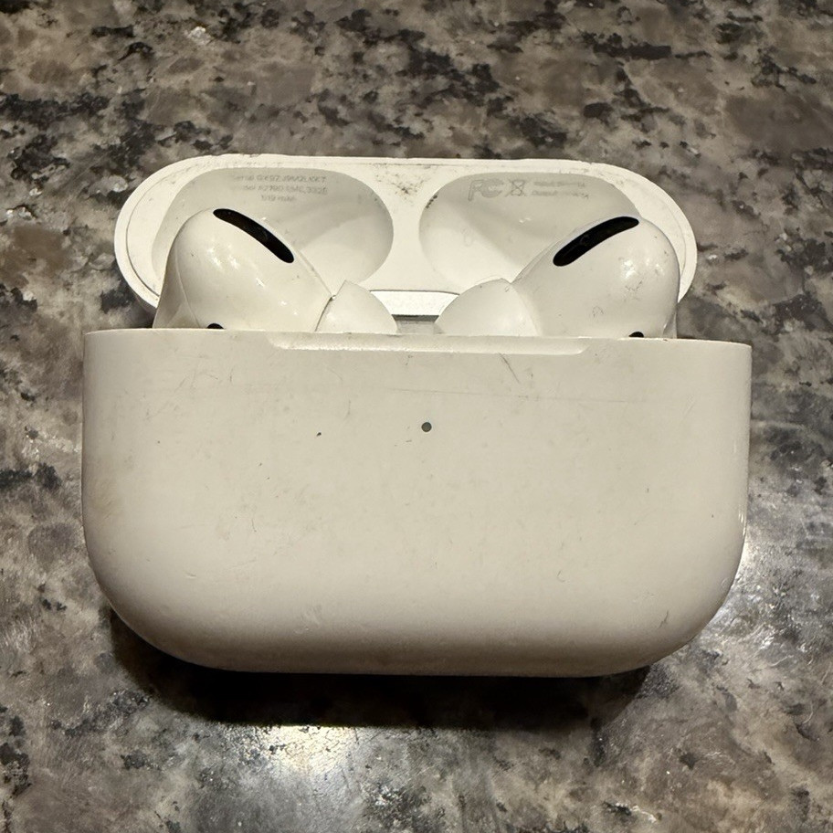 Apple AirPods Pro Wireless Bluetooth In-Ear Earbuds w/Charging Case White