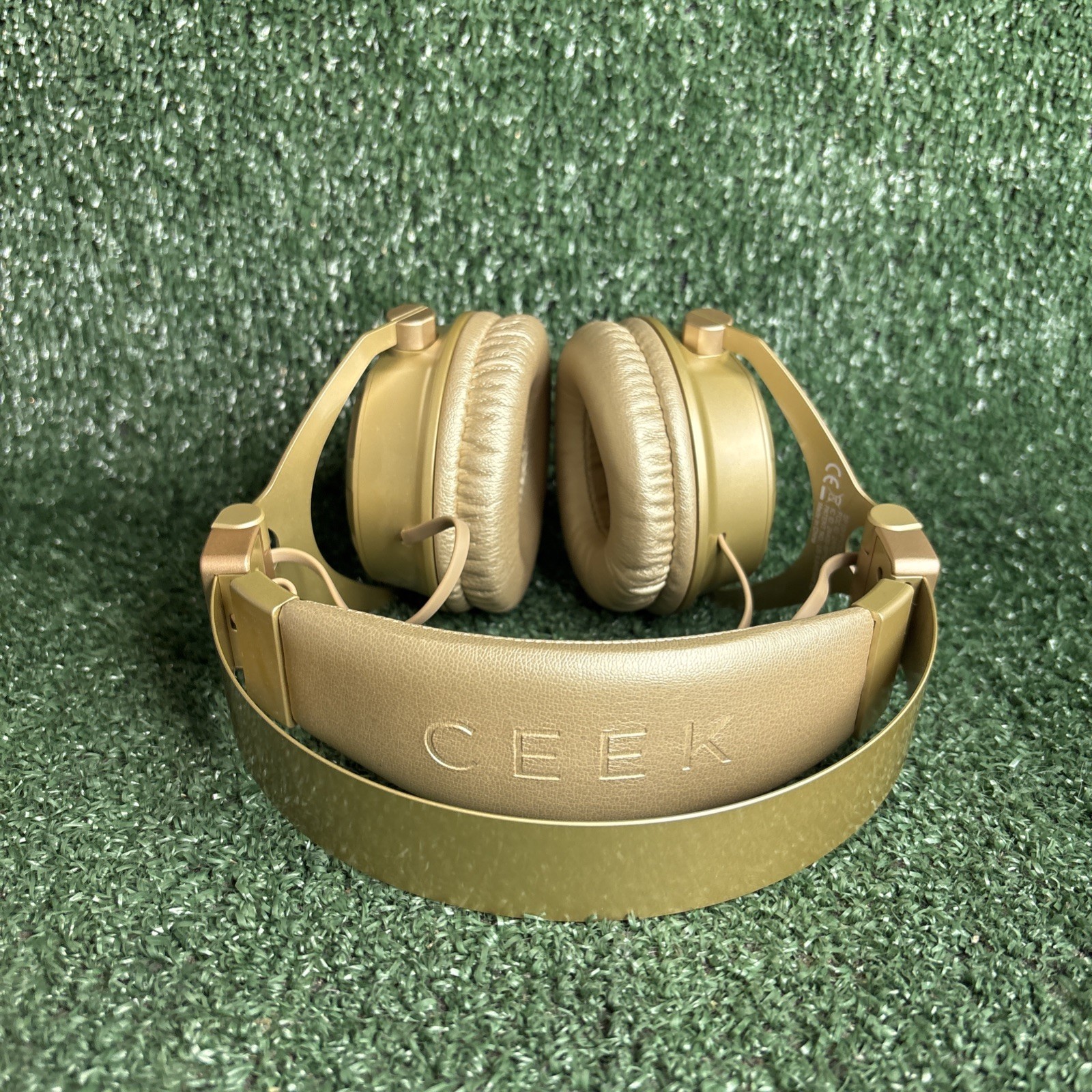 CEEK VR 360 Advanced Wireless Bluetooth Headphones with 4D Vibrations Gold