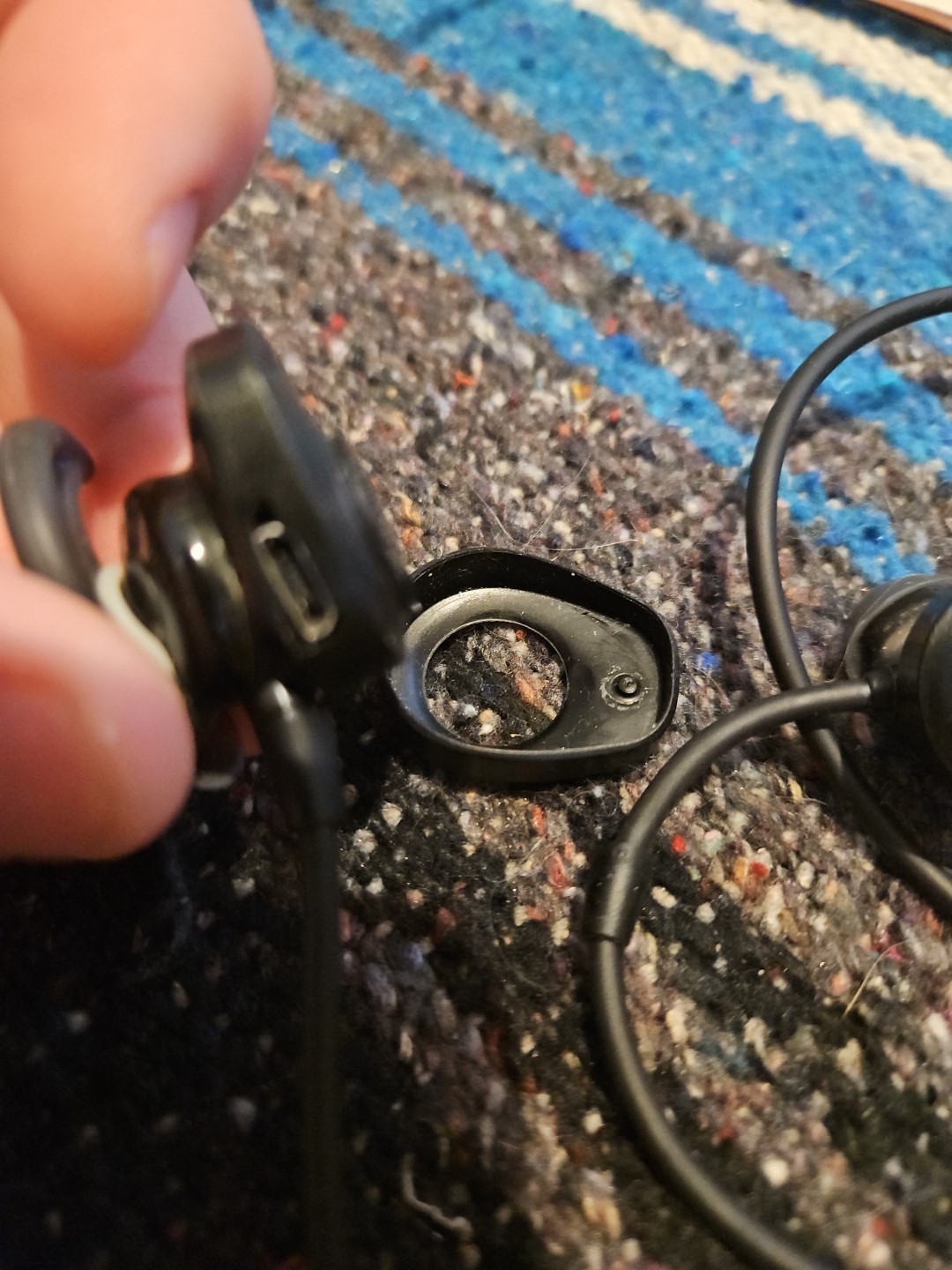 Bose SoundSport In-Ear Wireless Headphones – Black- FOR PARTS