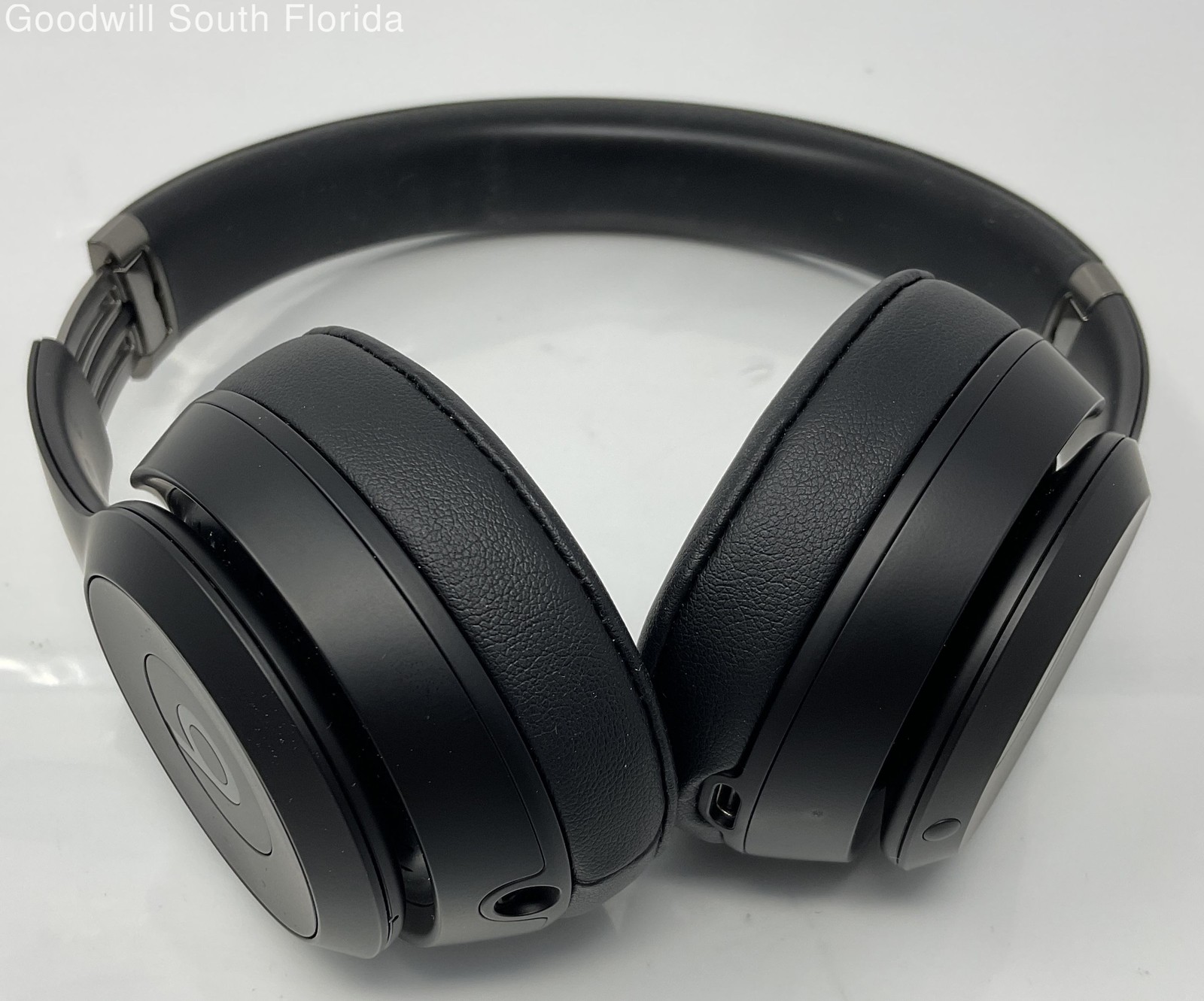 Beats By Dr. Dre Solo 4 Black Wireless On-The-Ear Headphones With Case NCL