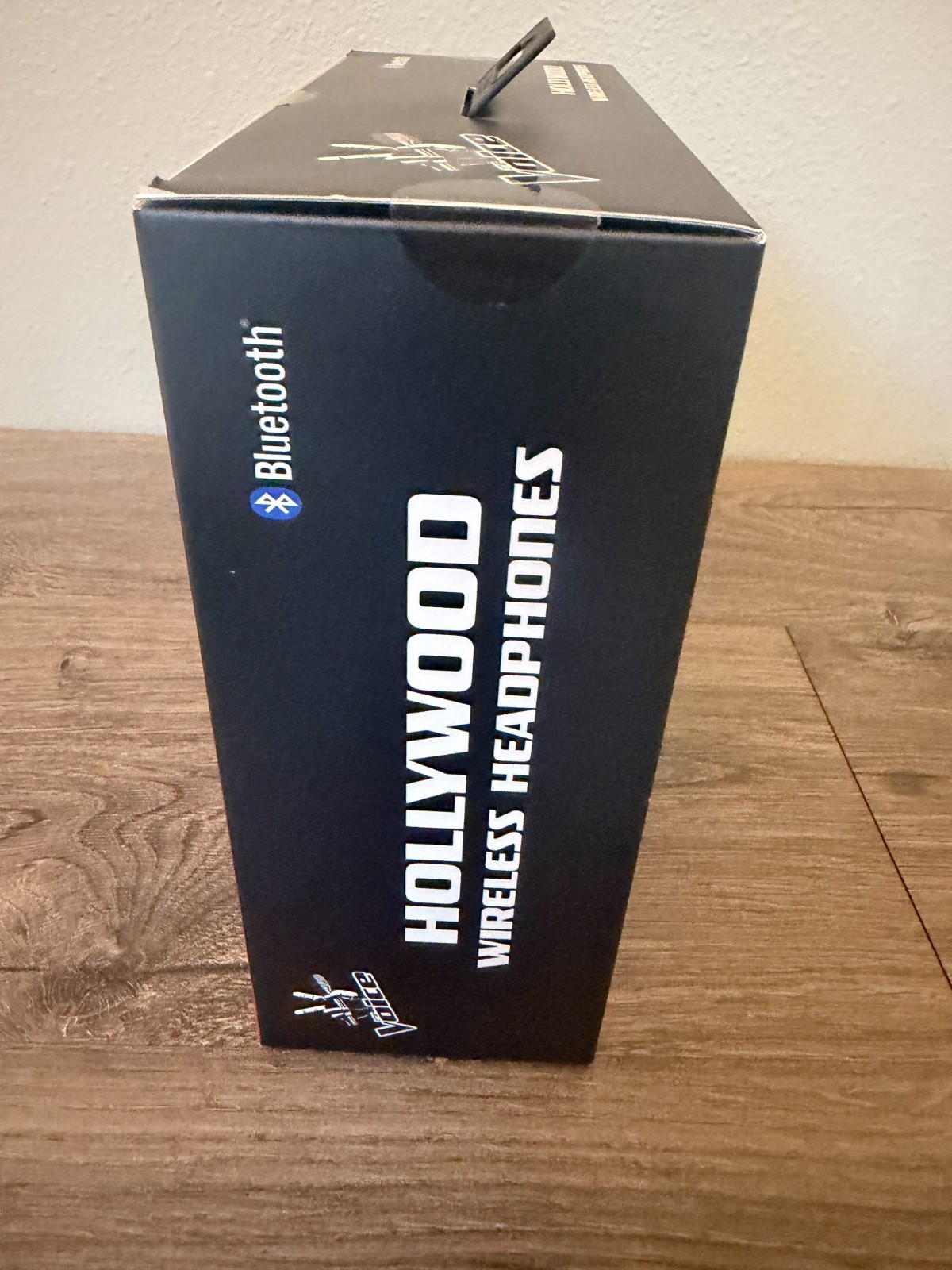 The Voice Hollywood Wireless Headphones Bluetooth Built In Microphone NEW in box