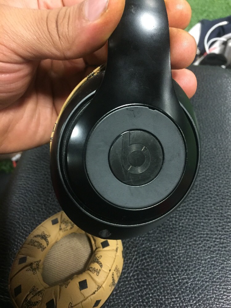 *AS-IS* Beats by Dr. Dre Studio 2 Wireless (Matte Black) MHAJ2AM/B