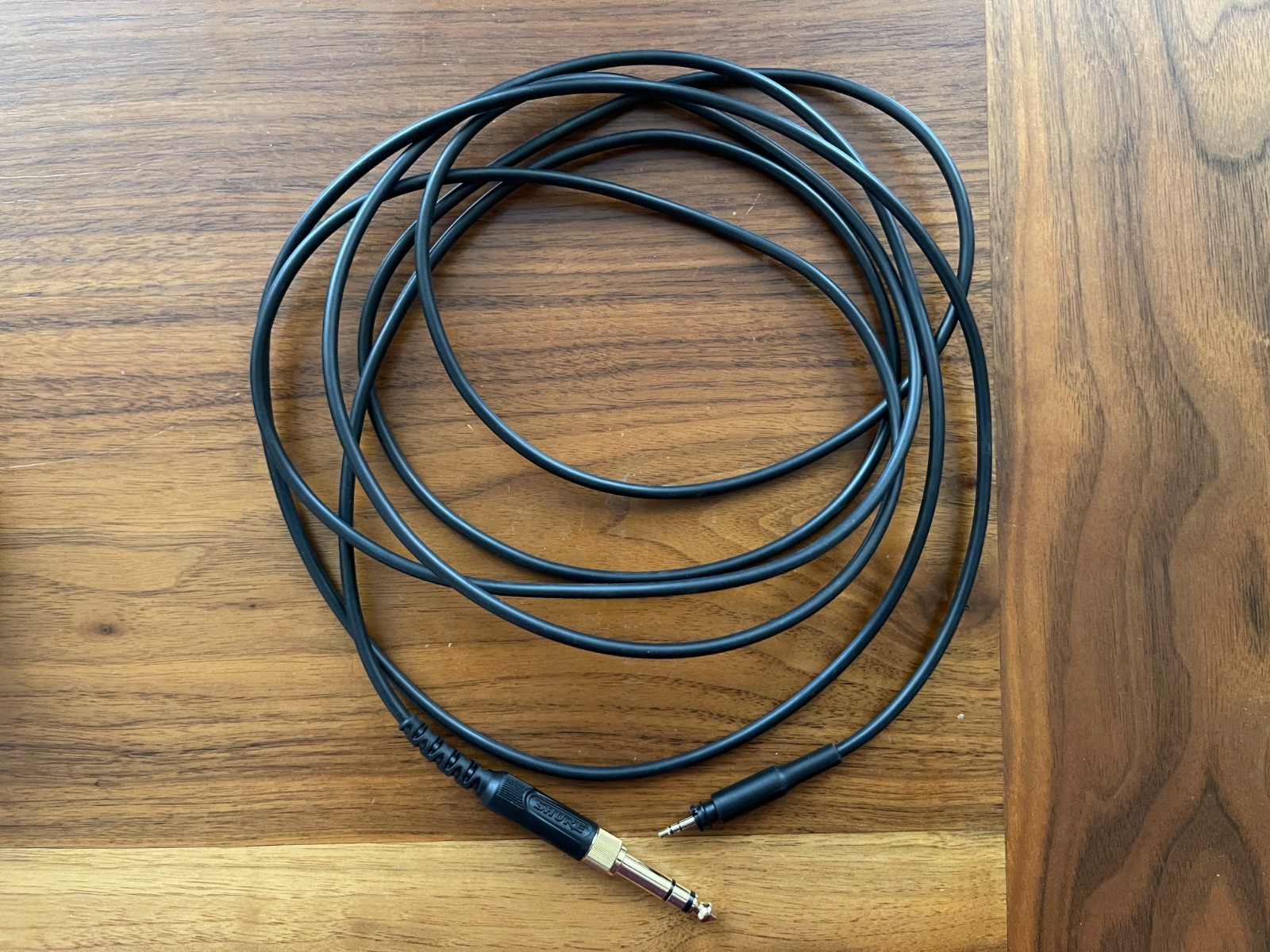 Shure SRH440A Professional Studio Headphone Black SRH440A