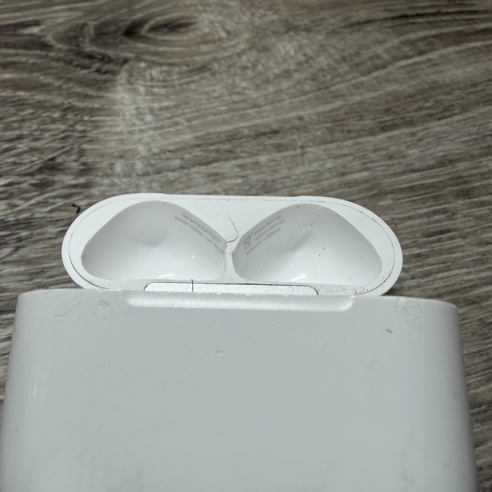 Apple AirPods 4th Gen A3053 USB-C Charging Case Wireless Earbuds White