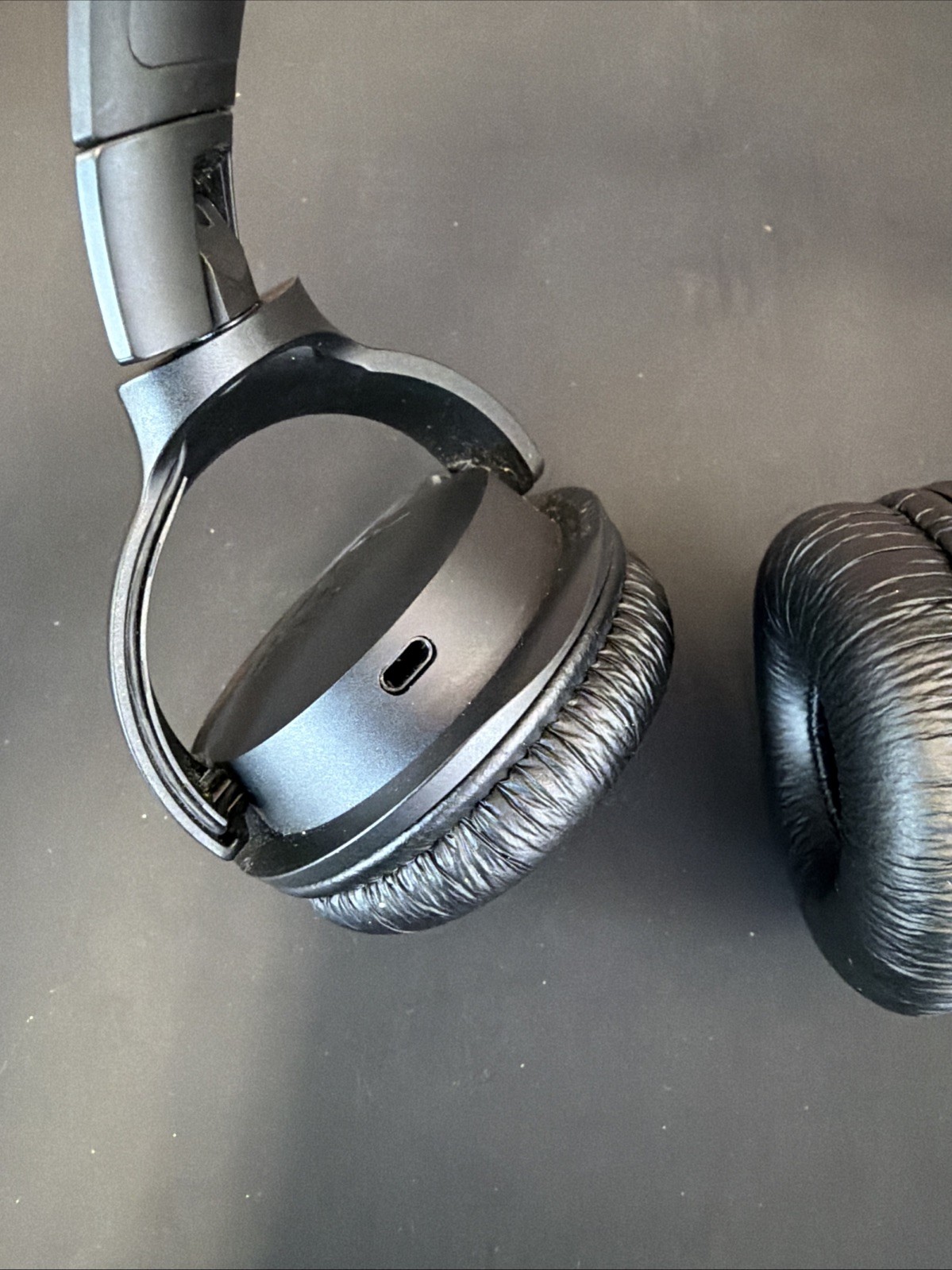 JBL Tune 520BT Bluetooth Wireless On-Ear Headphones- Black – Fully Tested & Work