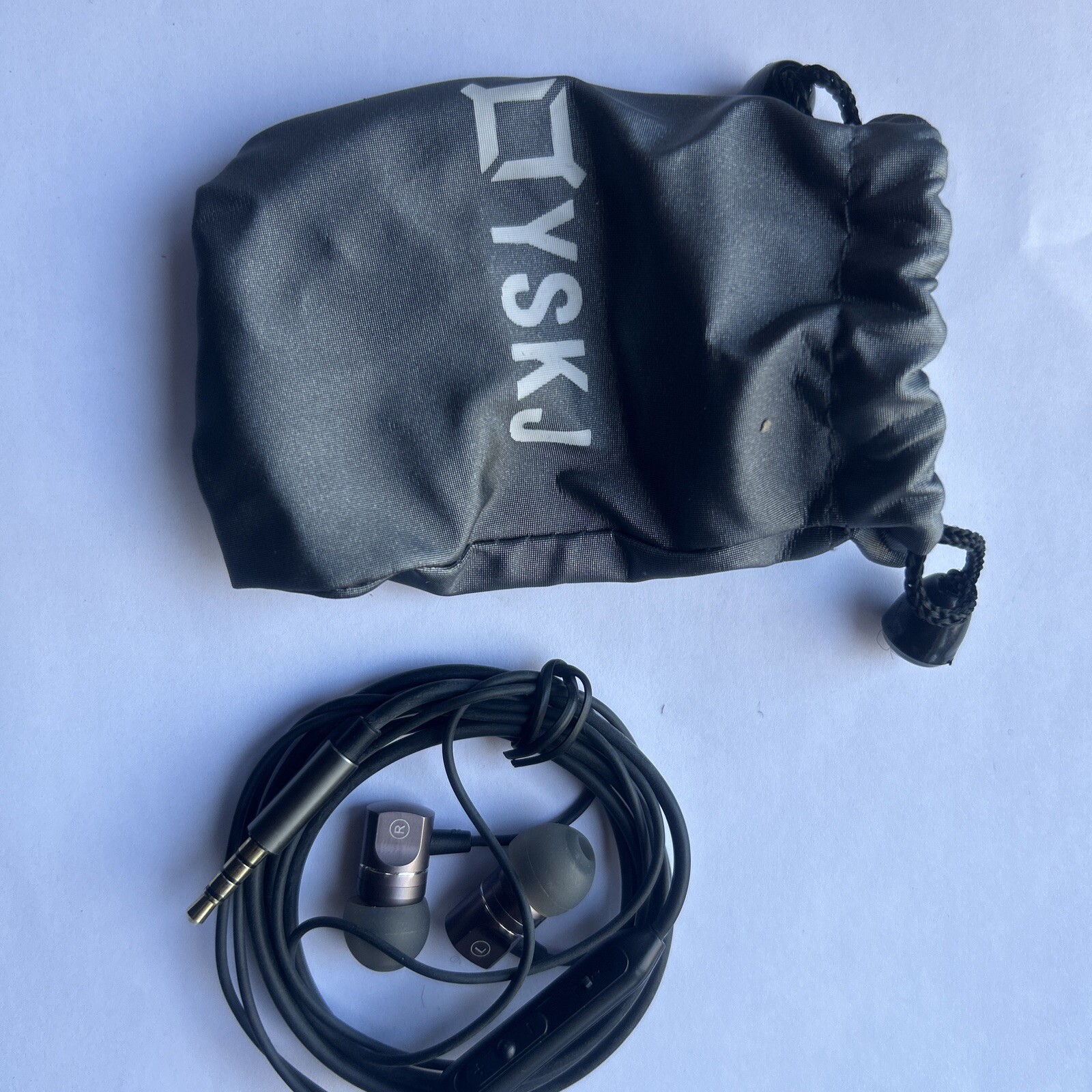 Ear Wire Headphones – Black,high Quality