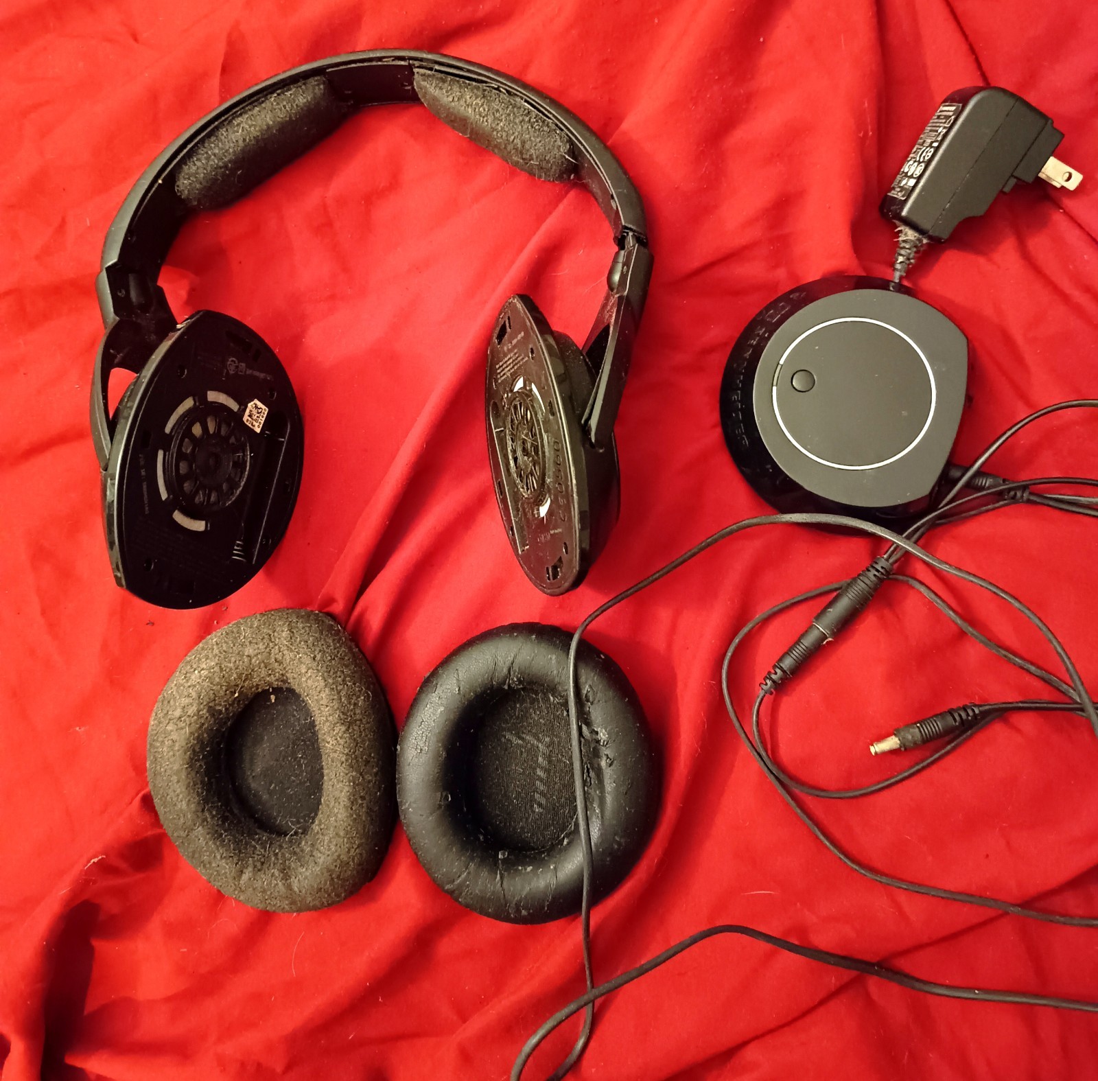 Sennheiser HDR 160 Wireless Headphones – Black All Parts Included Good Condition