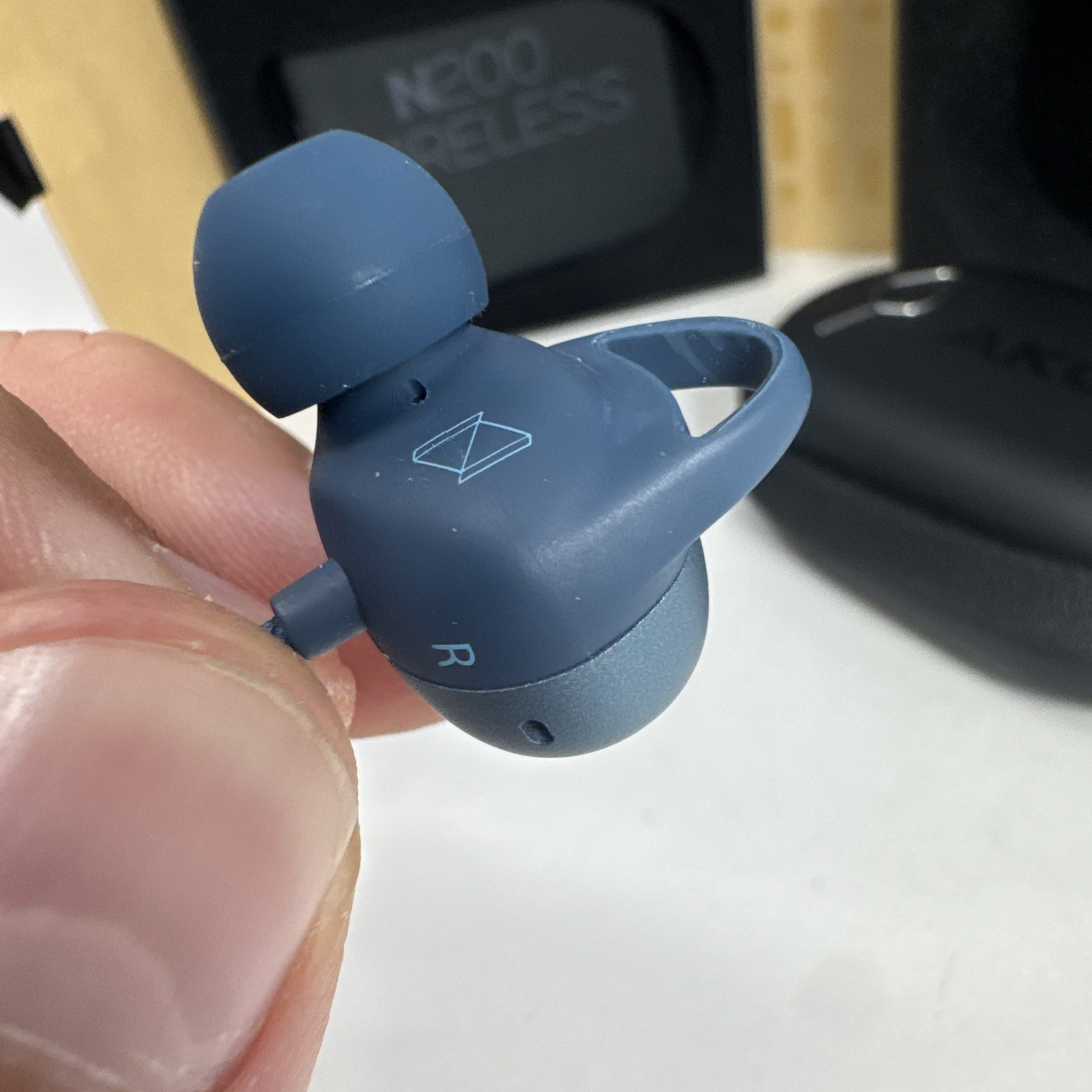 AKG by HARMAN N200 Wireless In-ear Headphones Earbuds Blue – TESTED