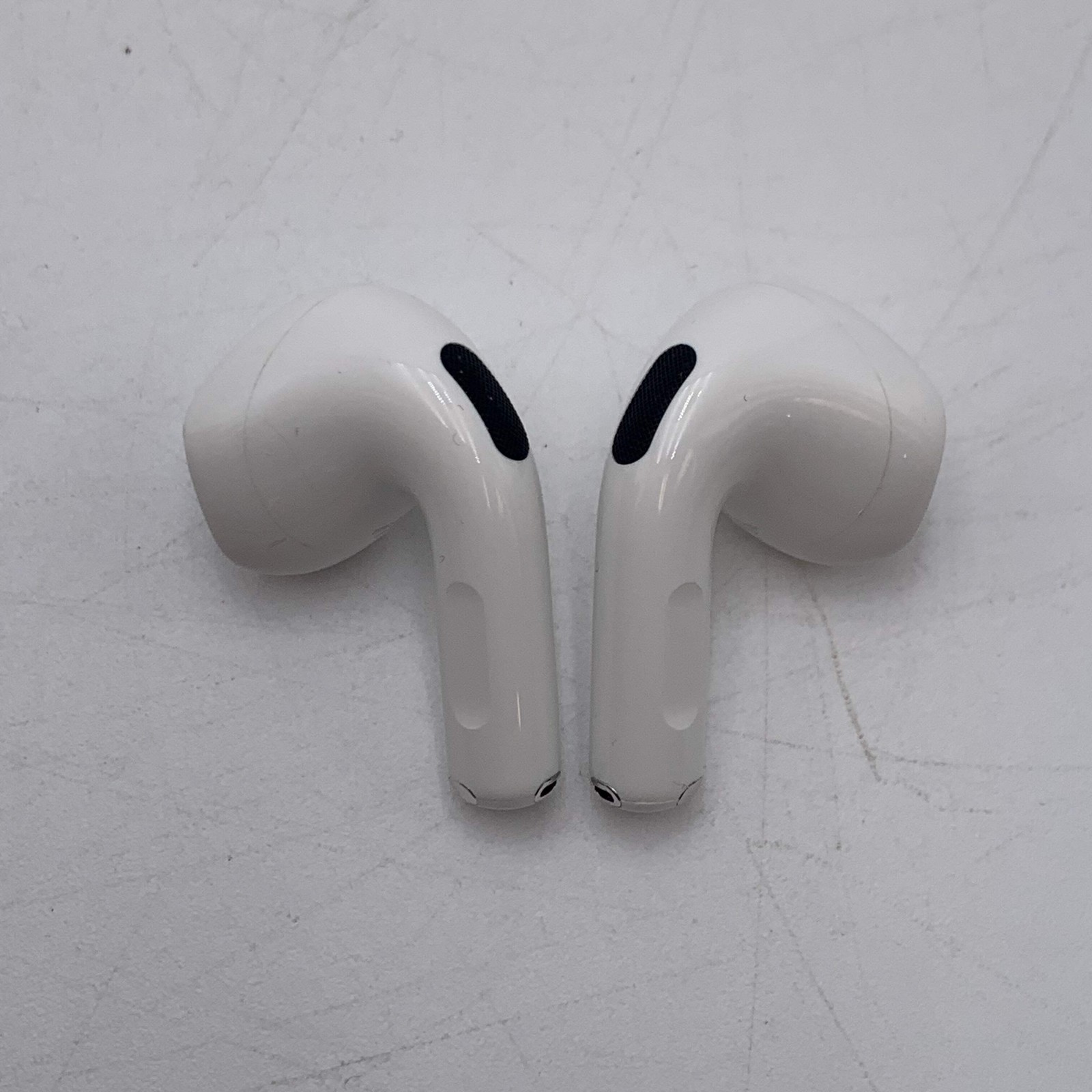 Apple AirPods 4th Gen ANC MagSafe Charging Case / A3055 A3056 A3059 MXP93LL/A