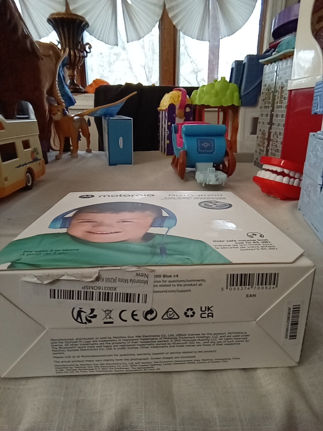 MOTOROLA JR200 BLUE KIDS WIRED Headphones, new sealed, us seller.