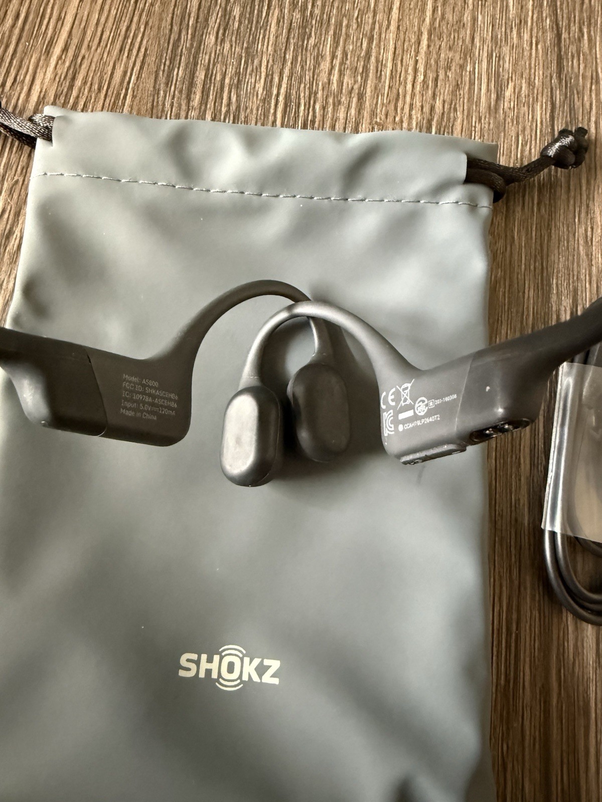 Aftershokz Aeropex AS800 Bone Conduction Open-Ear headphones – Black