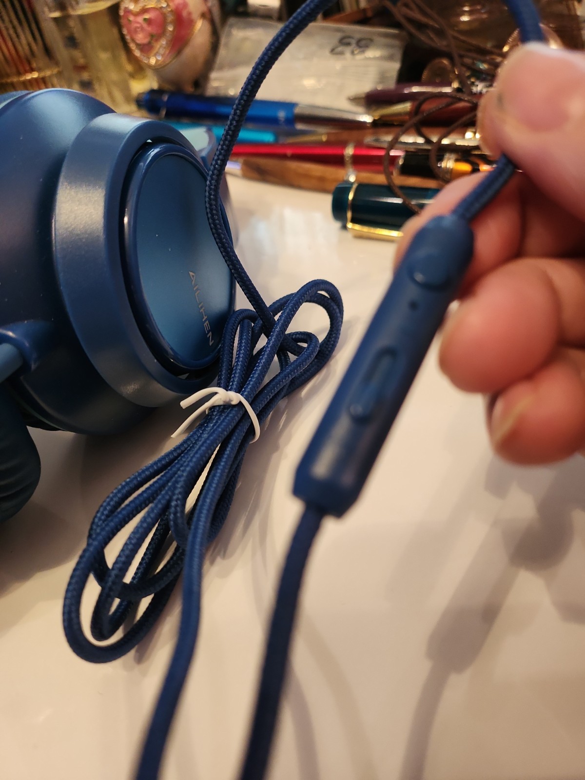 Ailihen Headphones ? In Brilliant Blue