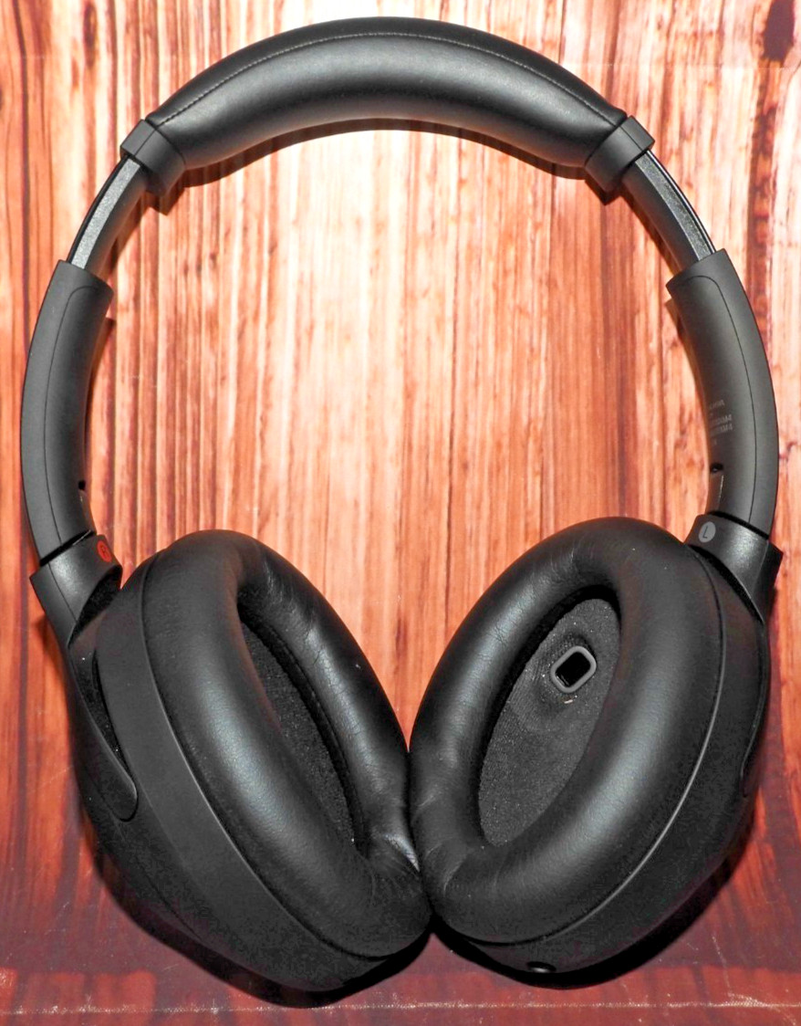 Sony WH-1000XM4 Active Noise Cancelling Bluetooth OverEar Headphones & Case Rose