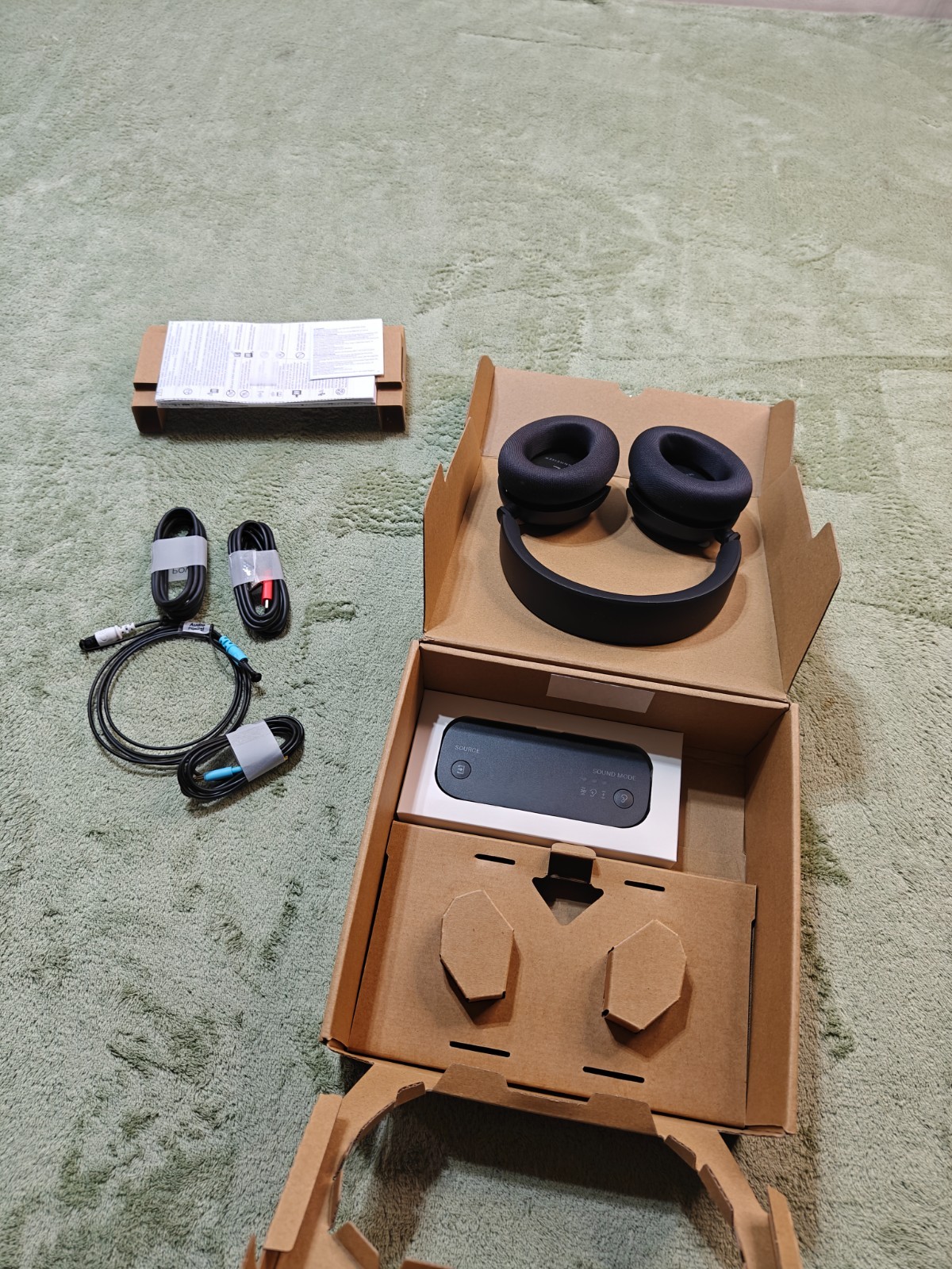 Sennheiser RS 255 TV Headphones Wireless System BTA1 Transmitter New Open Box