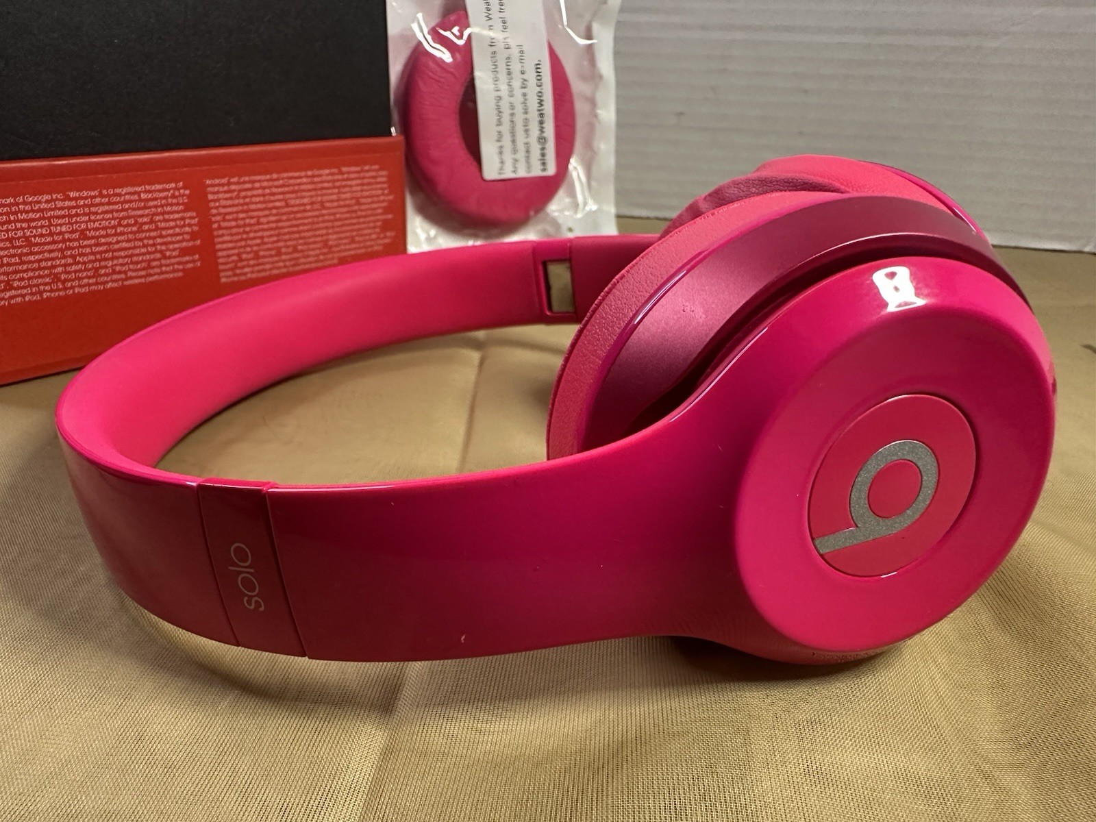 Beats by Dr. Dre Solo 2 Wired On-Ear Headphones Model B0518 Pink Tested w/ Case