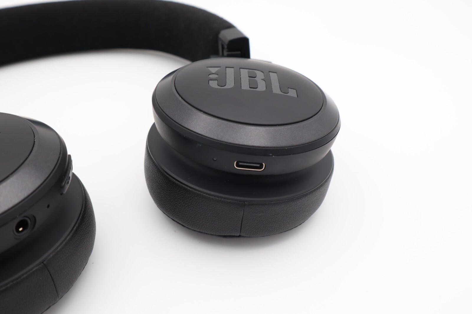 JBL Live 675NC Wireless Adaptive Noise Cancelling Headphones