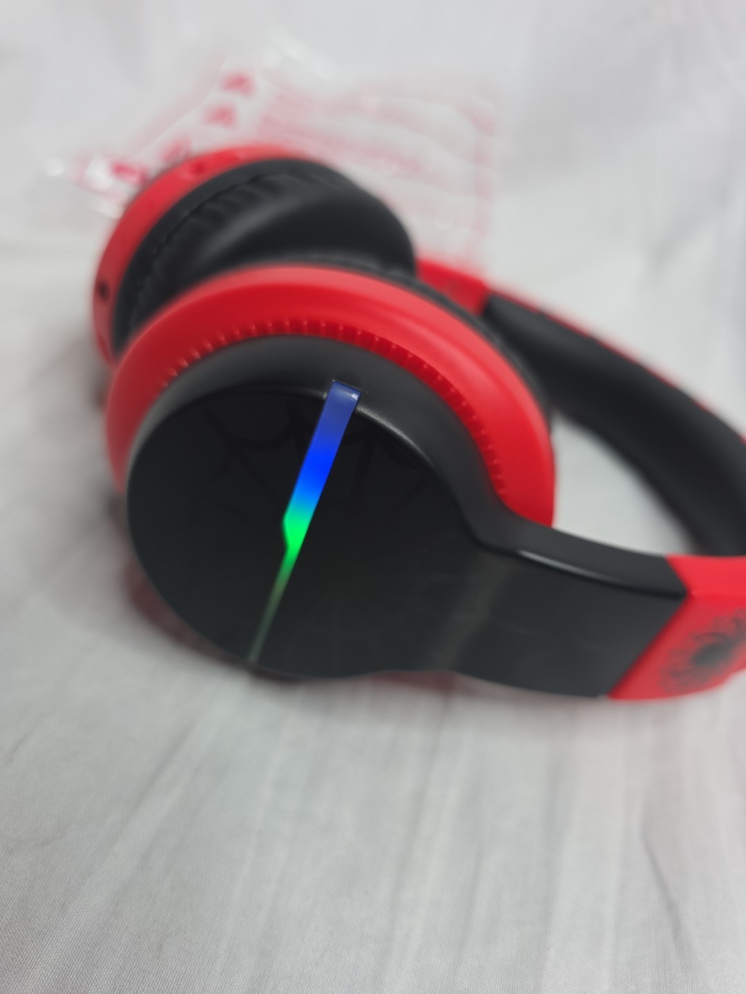 iClever BTH12 Kids Bluetooth Headphones, LED Lights Wireless Kids Spider (AQU)
