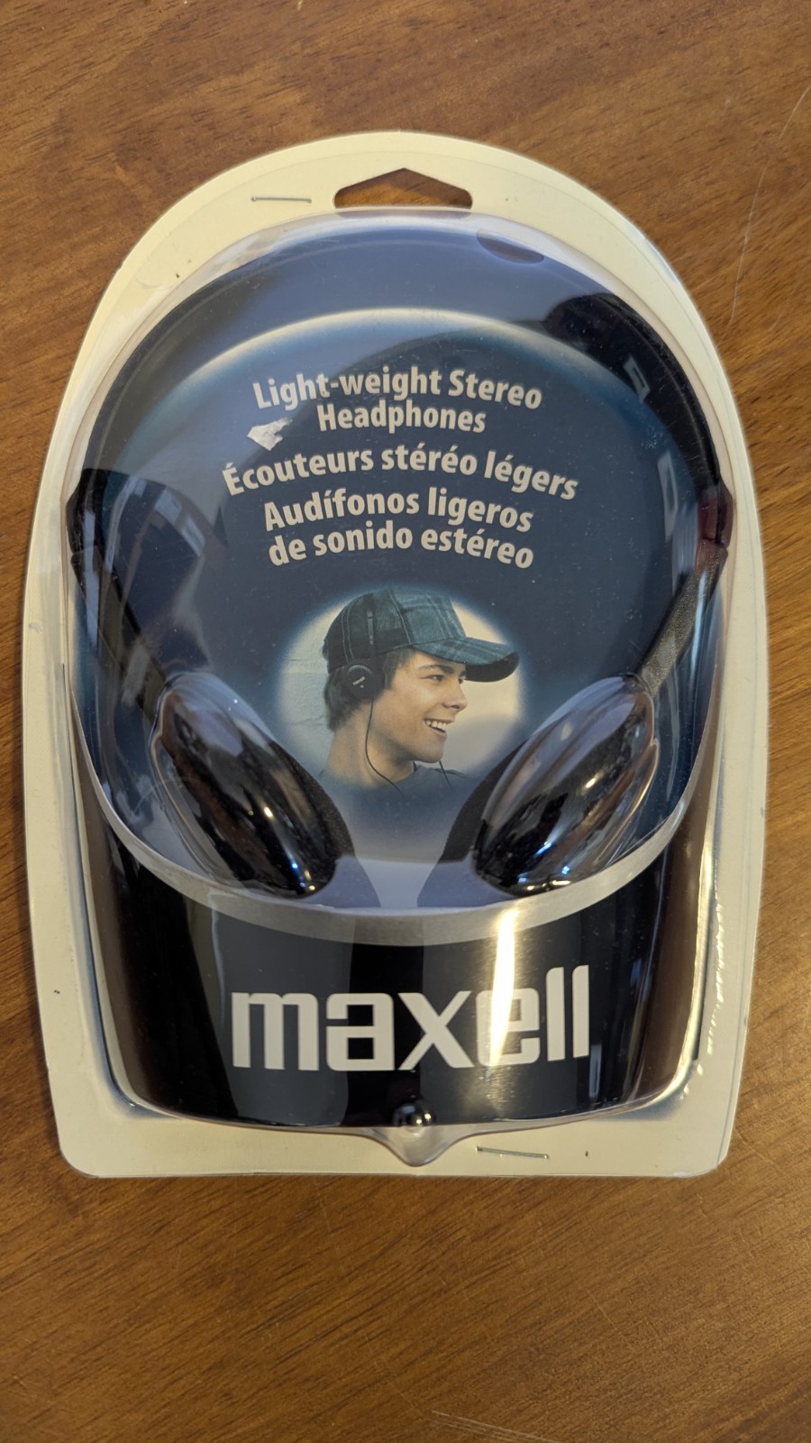 Maxell HP-100 Headphones lightweight Adjustable Stereo Black NEW